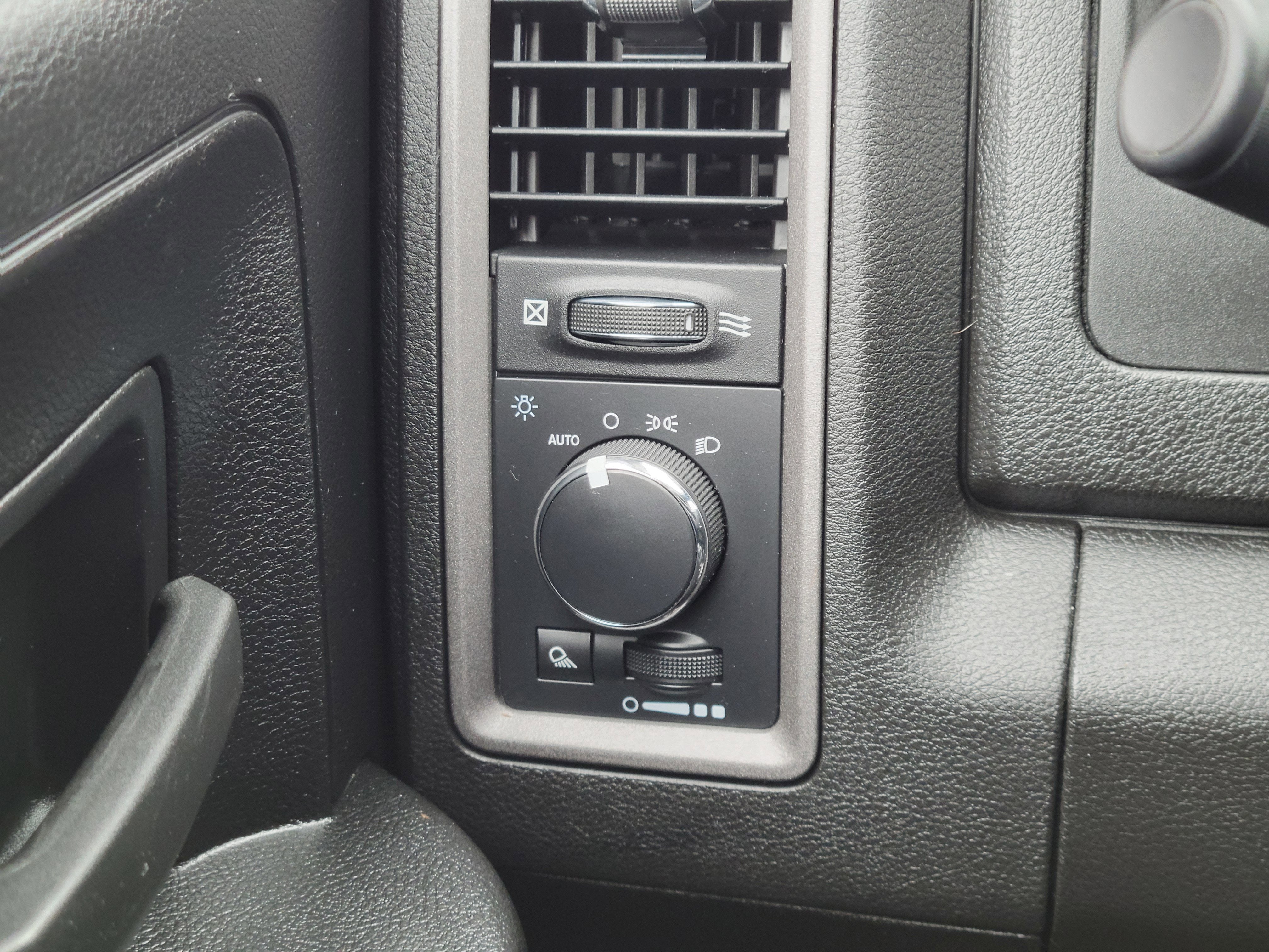 2022 RAM 1500 Classic Tradesman Crew Cab 4x2 6'4' Box