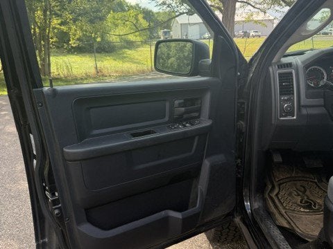 2017 RAM 1500 Express Crew Cab 4x4 5'7' Box