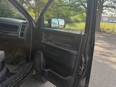2017 RAM 1500 Express Crew Cab 4x4 5'7' Box