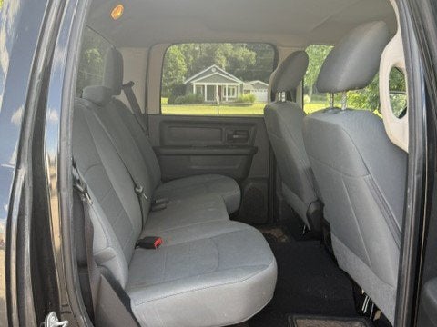2017 RAM 1500 Express Crew Cab 4x4 5'7' Box