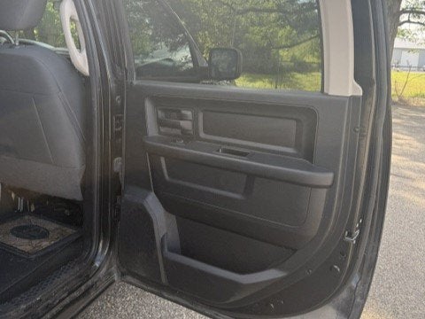 2017 RAM 1500 Express Crew Cab 4x4 5'7' Box