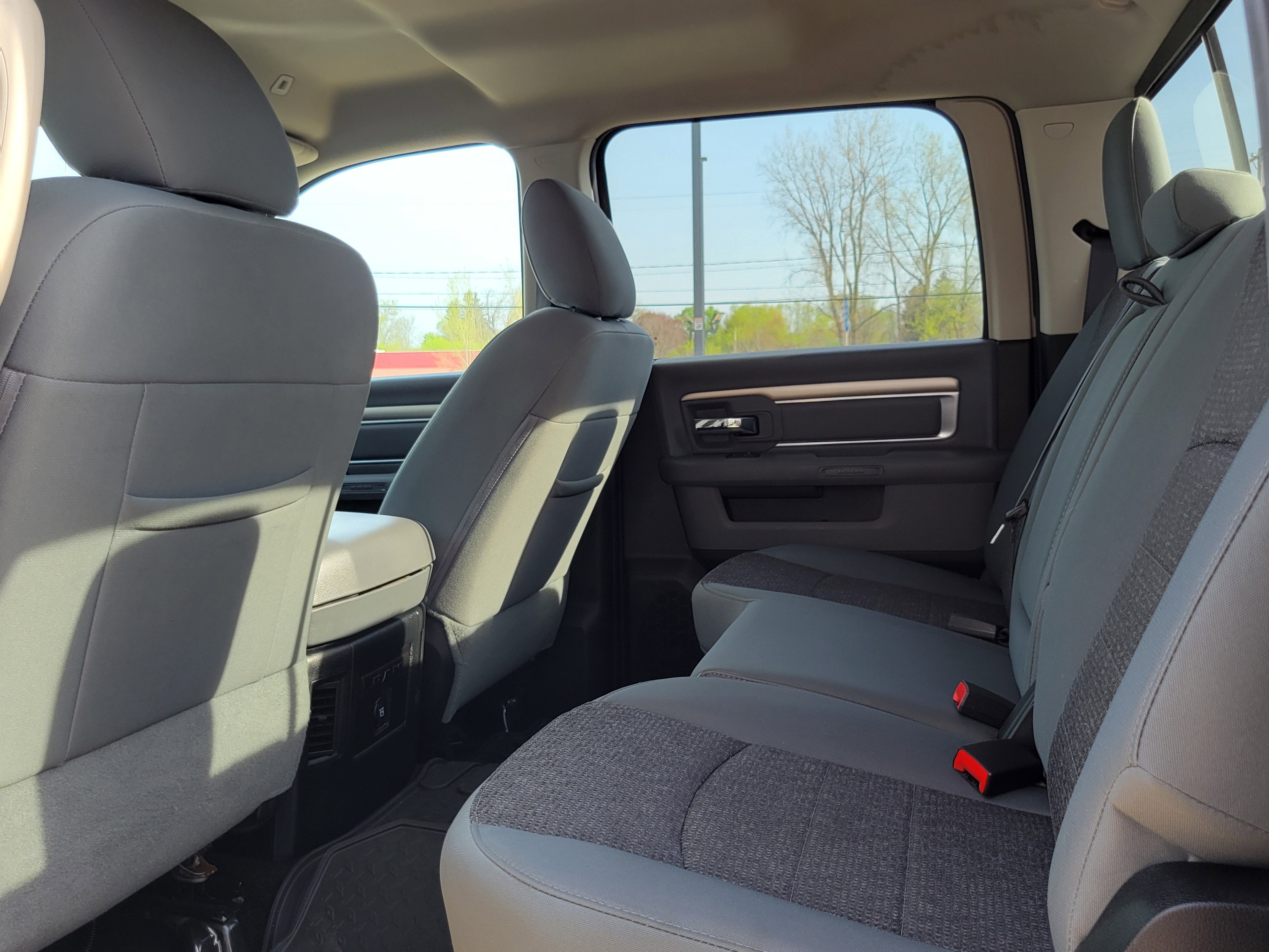 2017 RAM 1500 Big Horn Crew Cab 4x4 5'7' Box