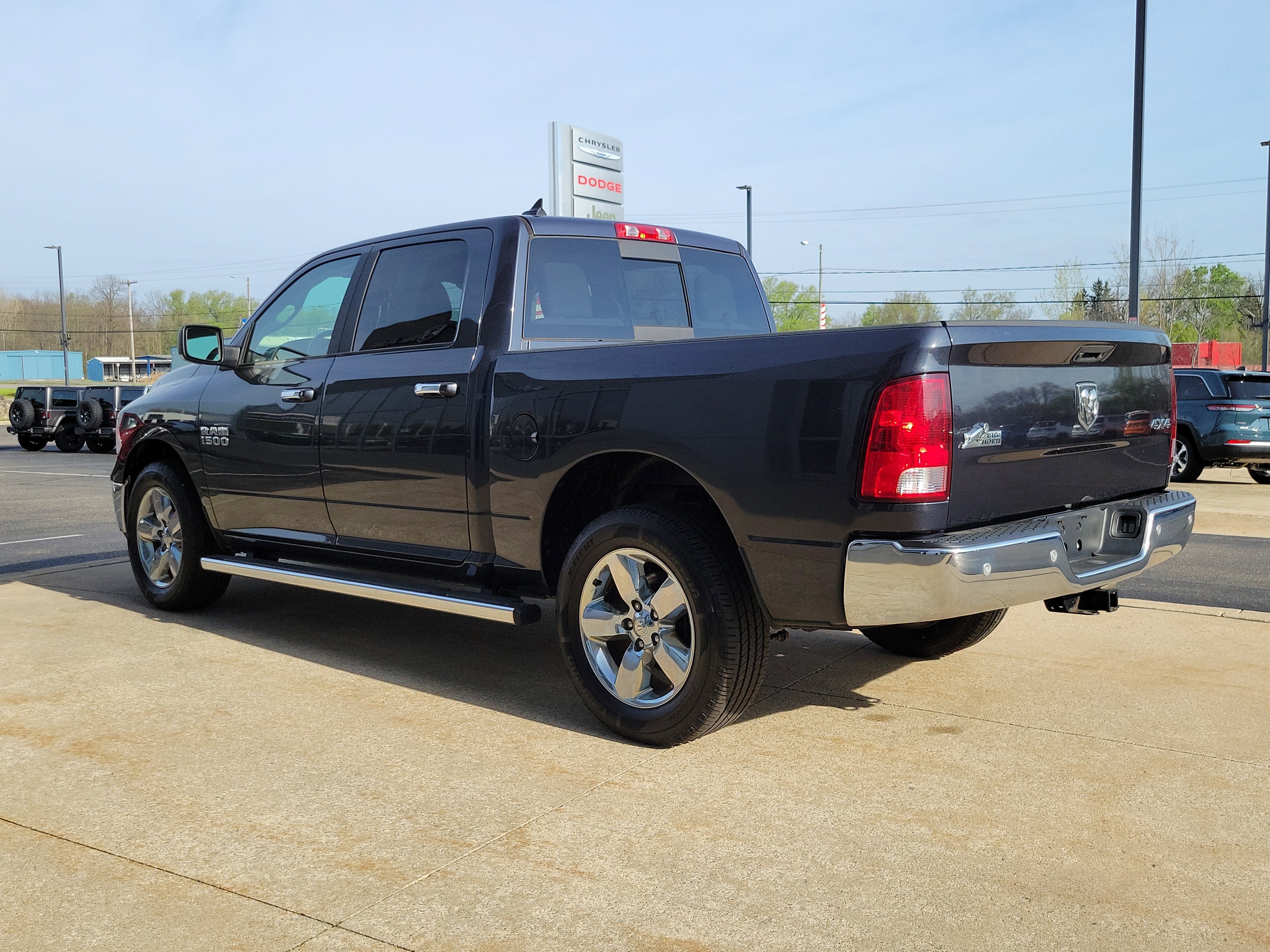 2017 RAM 1500 Big Horn Crew Cab 4x4 5'7' Box