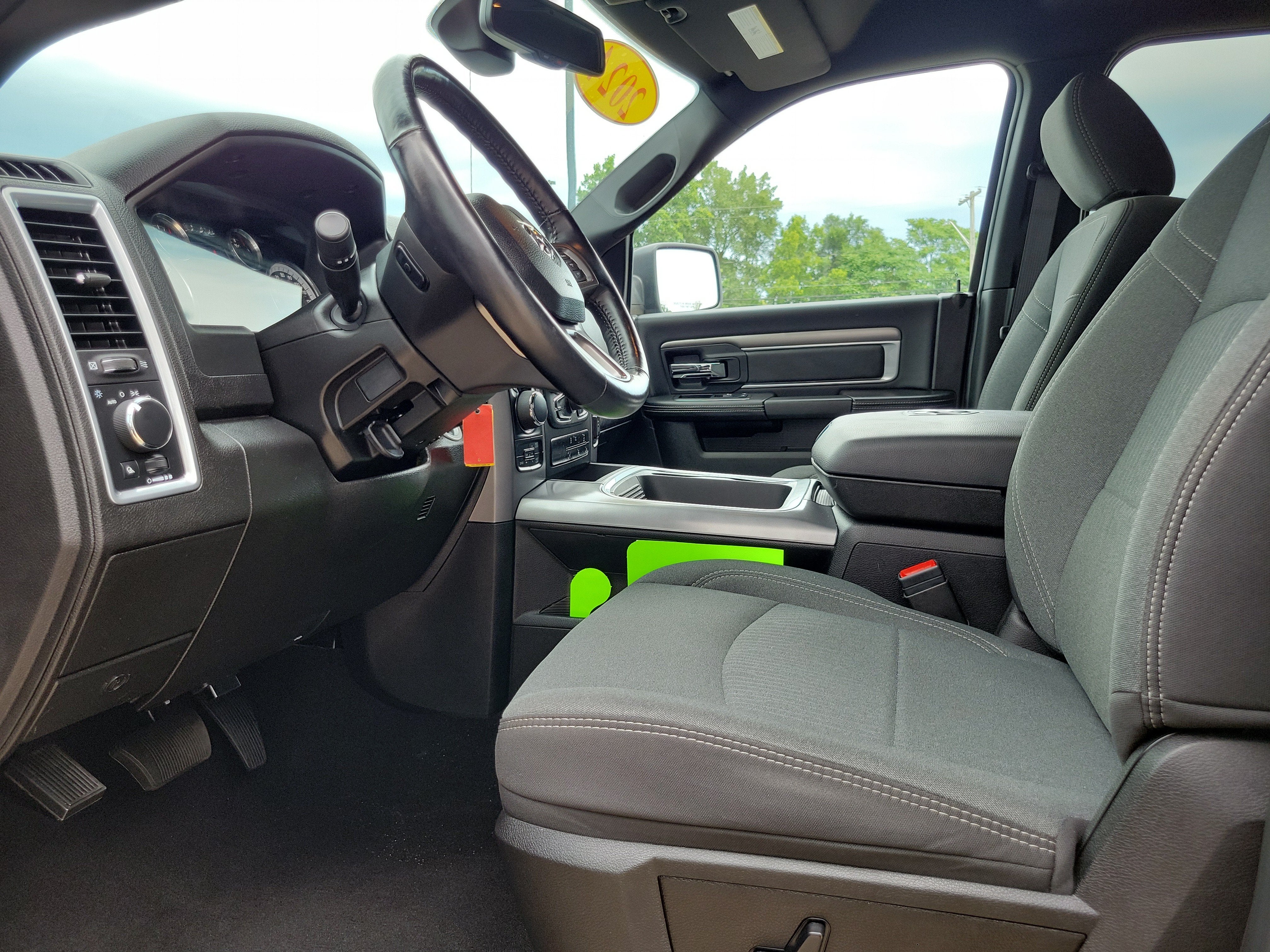 2024 RAM 1500 Classic Warlock Crew Cab 4x4 5'7' Box