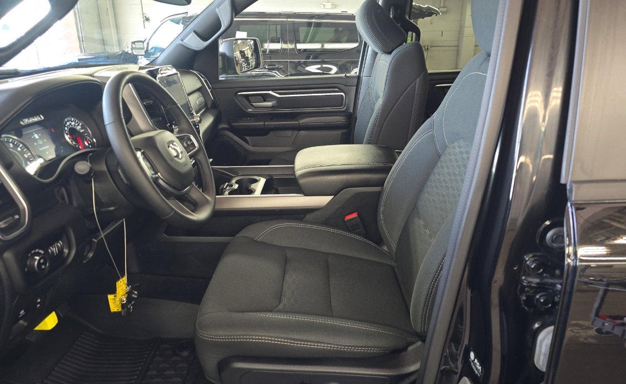 2025 RAM 1500 Big Horn Crew Cab 4x4 5'7' Box