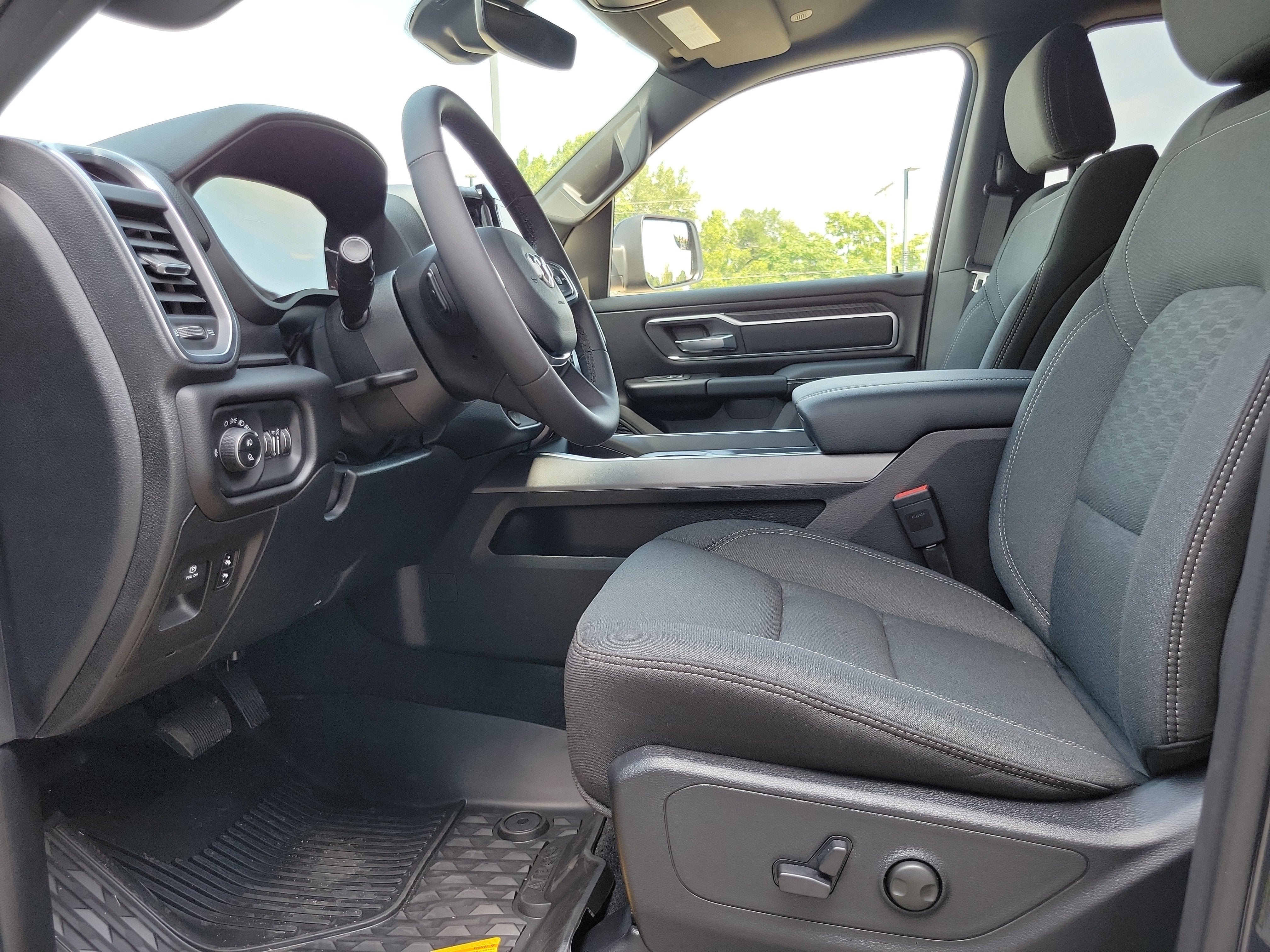 2027 RAM Ram 1500 RAM 1500 BIG HORN CREW CAB 4X4 5'7' BOX
