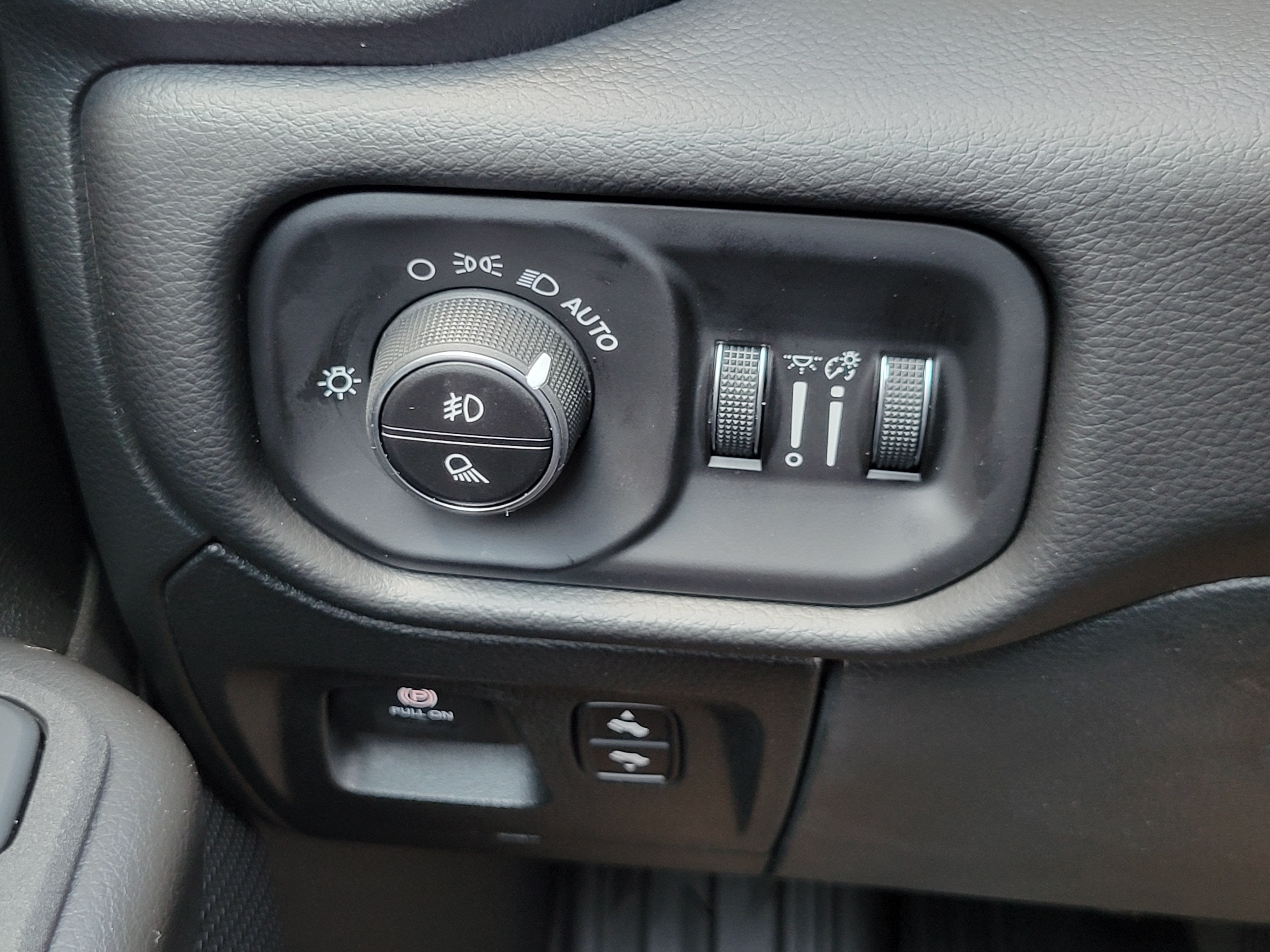 2027 RAM Ram 1500 RAM 1500 BIG HORN CREW CAB 4X4 5'7' BOX