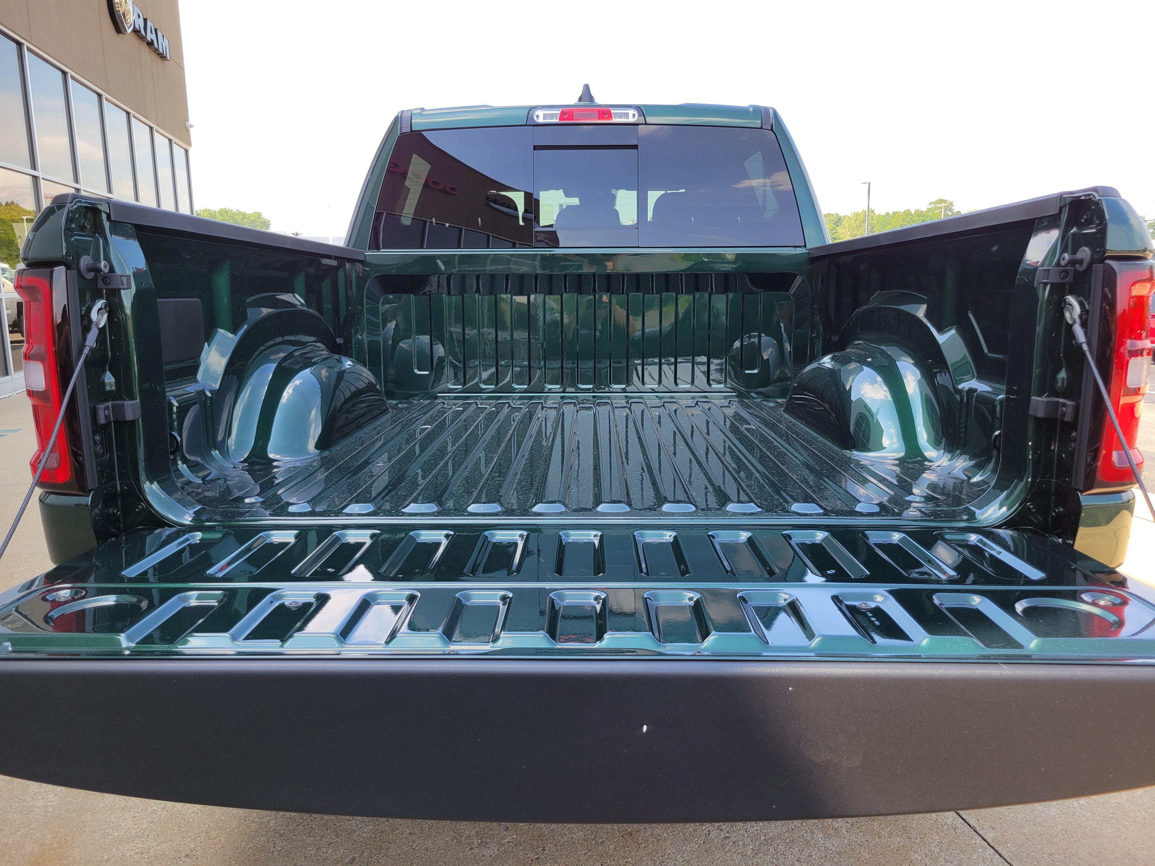 2027 RAM Ram 1500 RAM 1500 BIG HORN CREW CAB 4X4 5'7' BOX