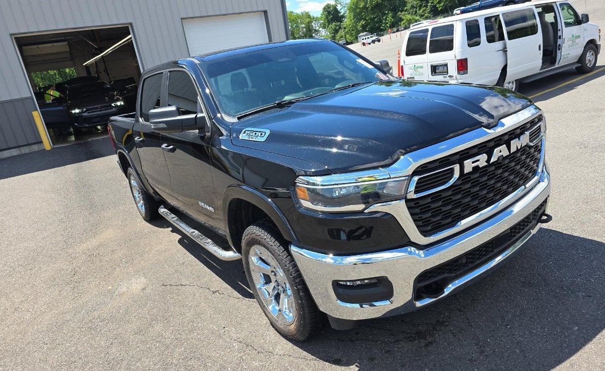 2025 RAM 1500 Lone Star Crew Cab 4x4 5'7' Box