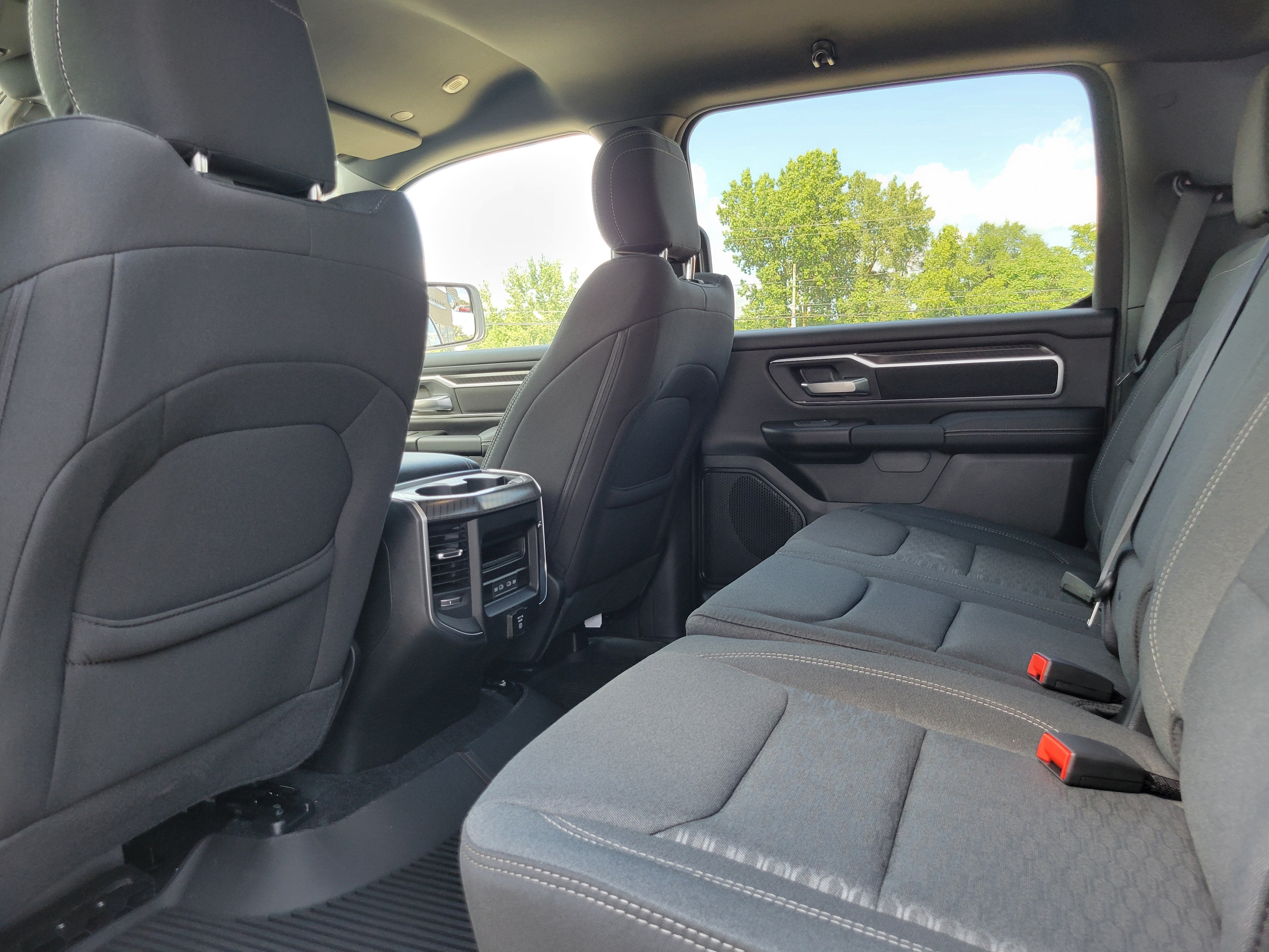 2027 RAM Ram 1500 RAM 1500 BIG HORN CREW CAB 4X4 5'7' BOX