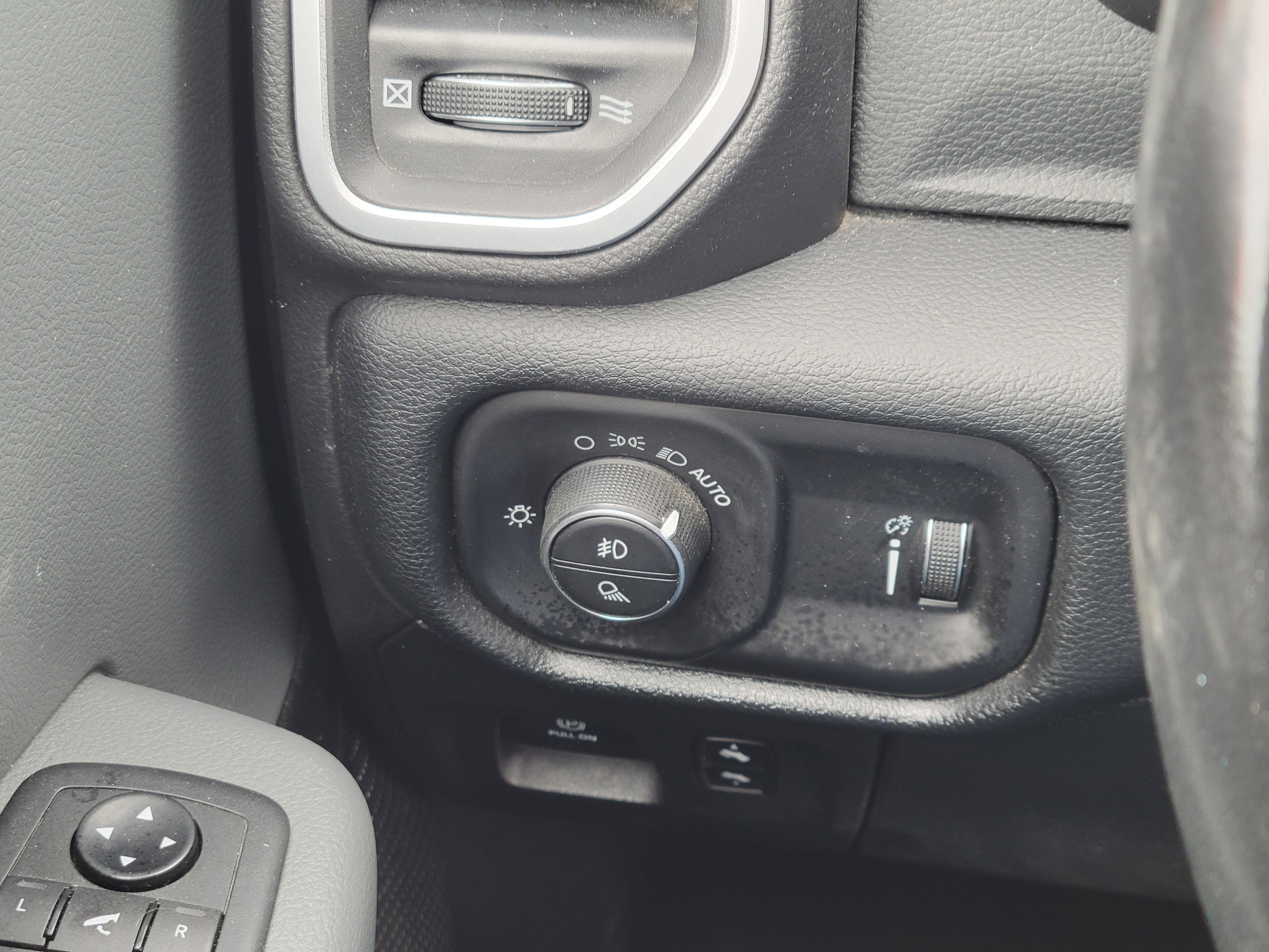 2020 RAM 1500 Big Horn Crew Cab 4x4 5'7' Box