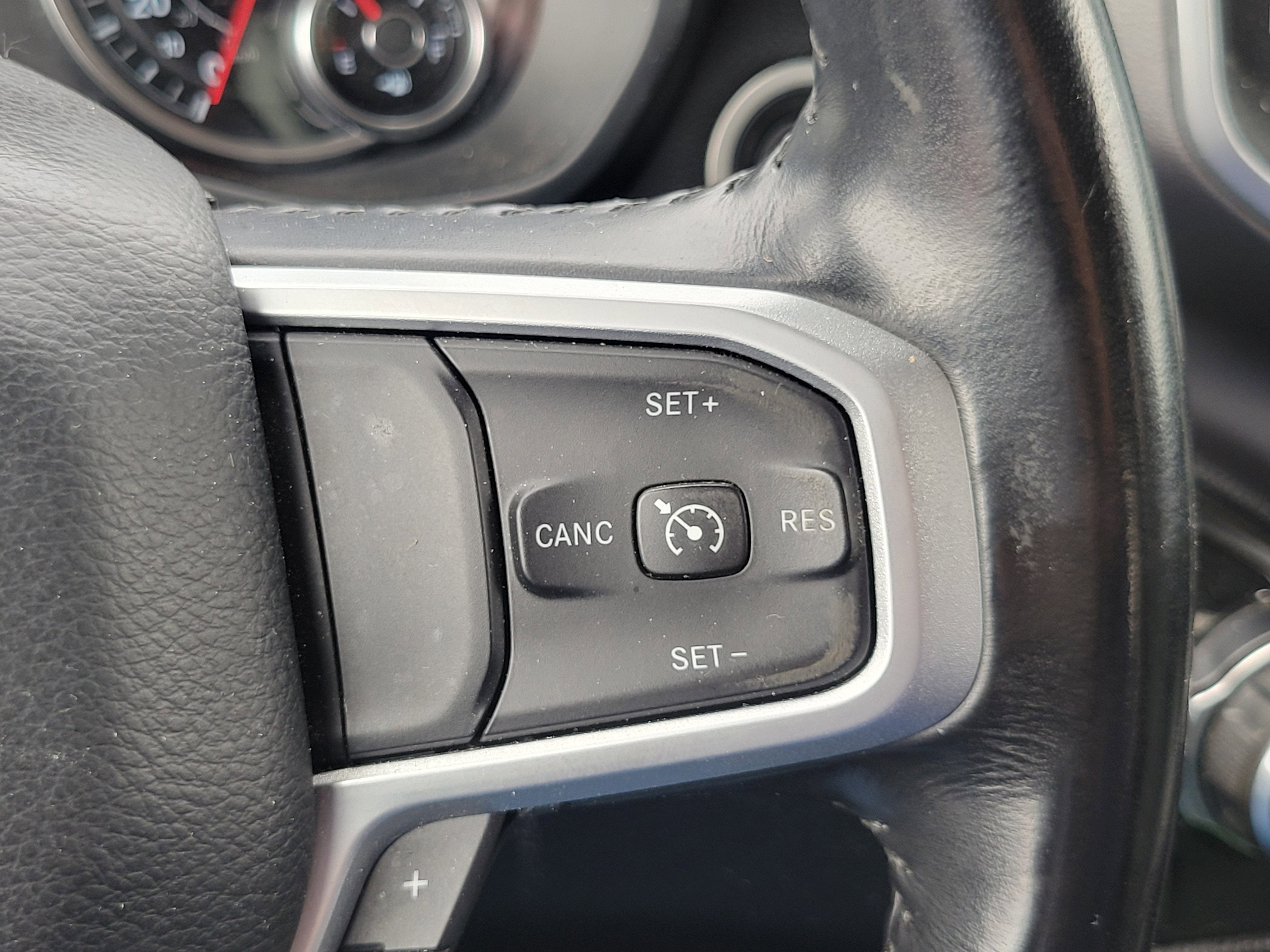 2020 RAM 1500 Big Horn Crew Cab 4x4 5'7' Box