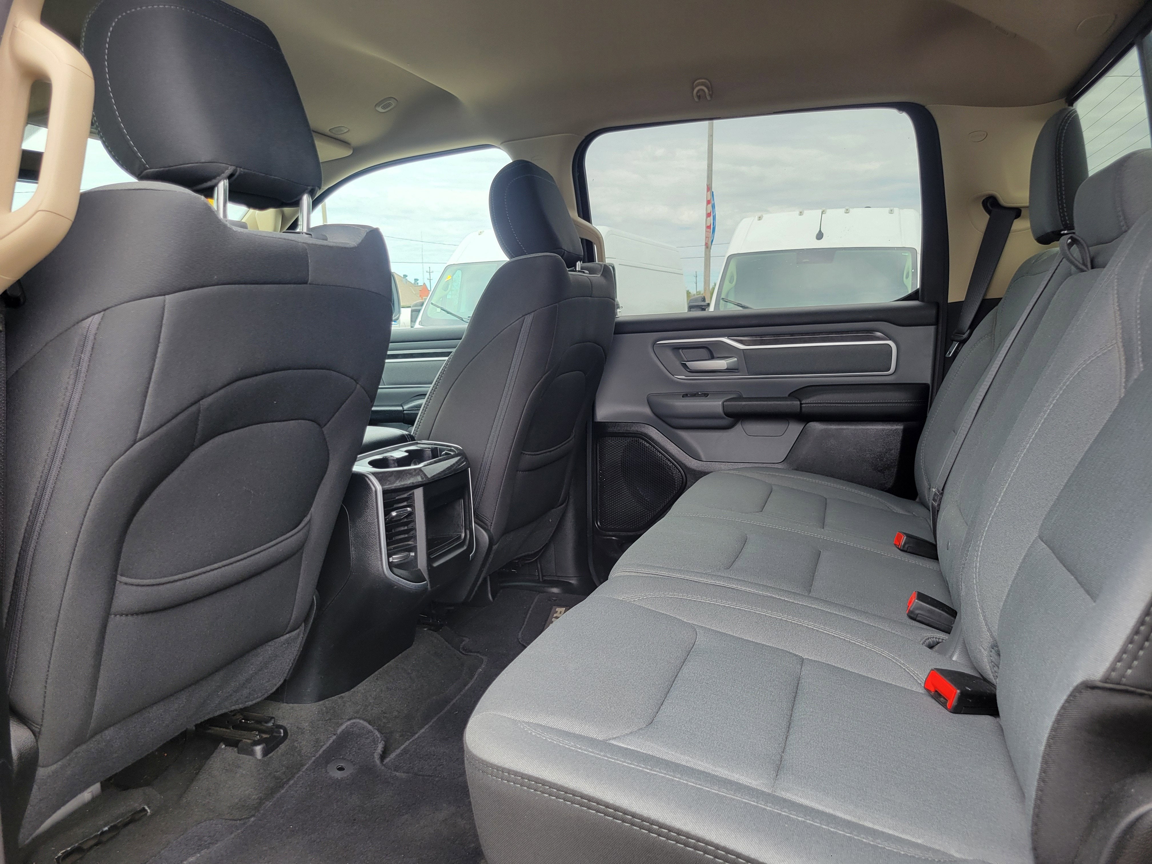 2020 RAM 1500 Big Horn Crew Cab 4x4 5'7' Box