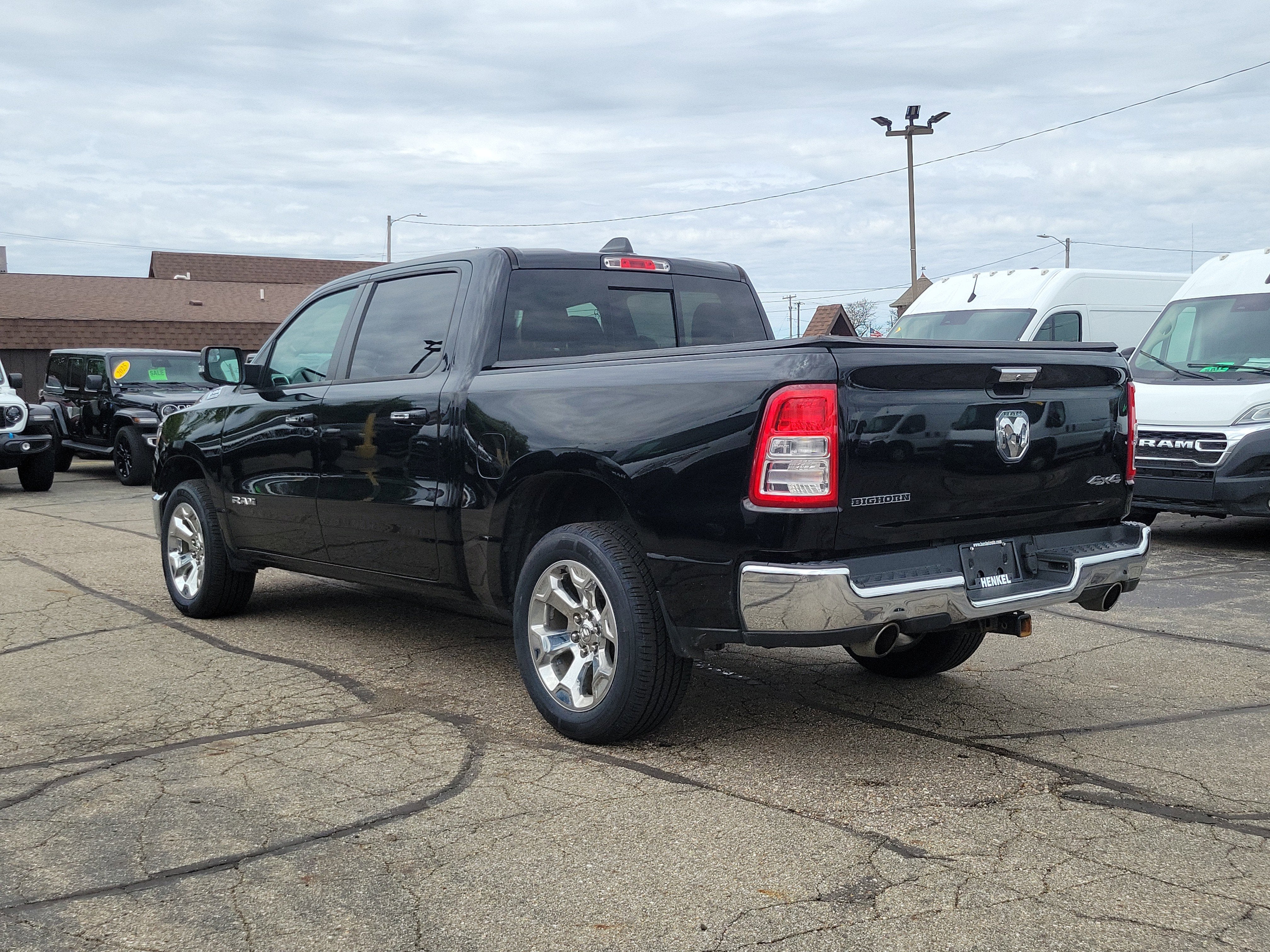 2020 RAM 1500 Big Horn Crew Cab 4x4 5'7' Box