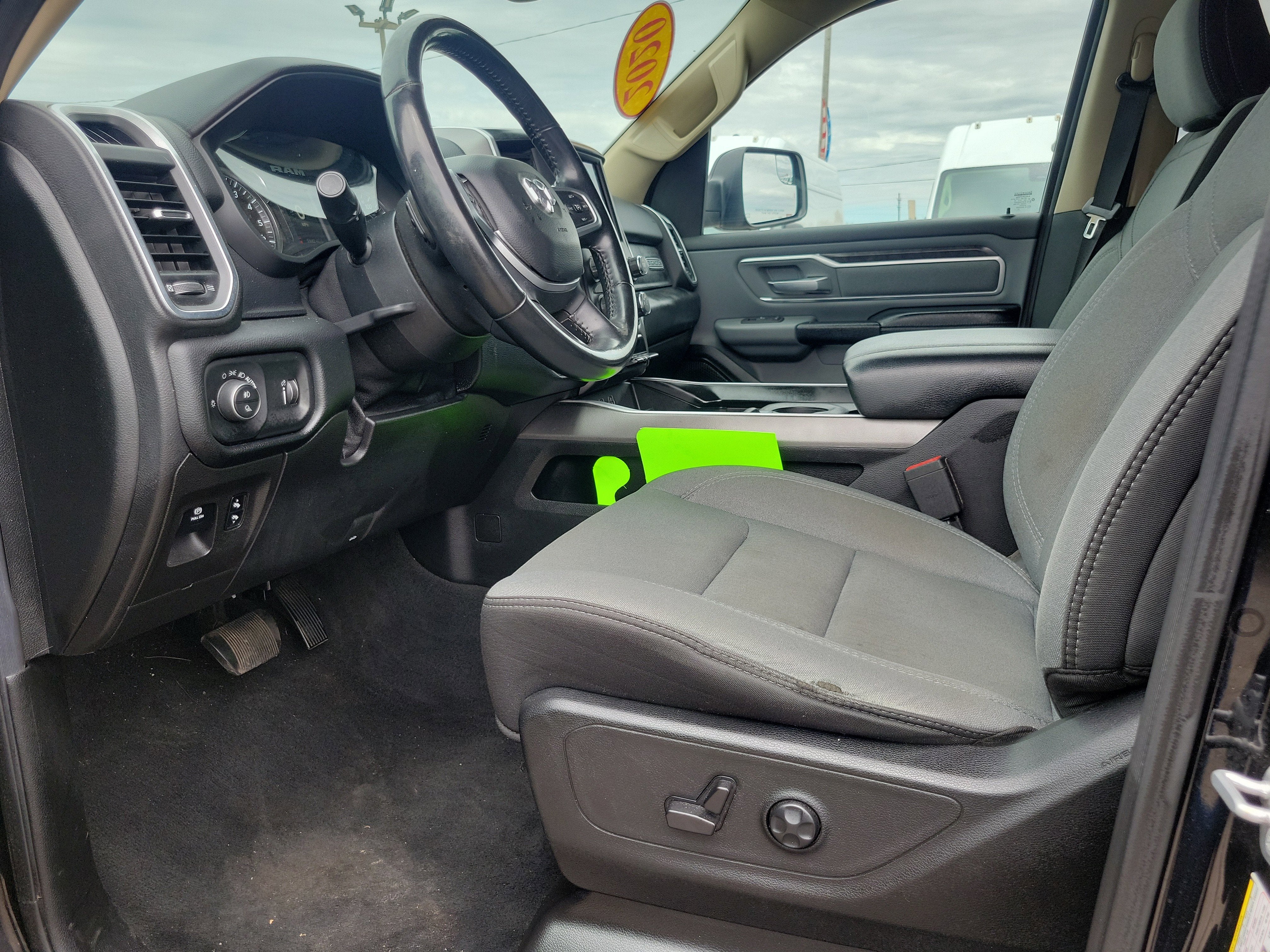 2020 RAM 1500 Big Horn Crew Cab 4x4 5'7' Box