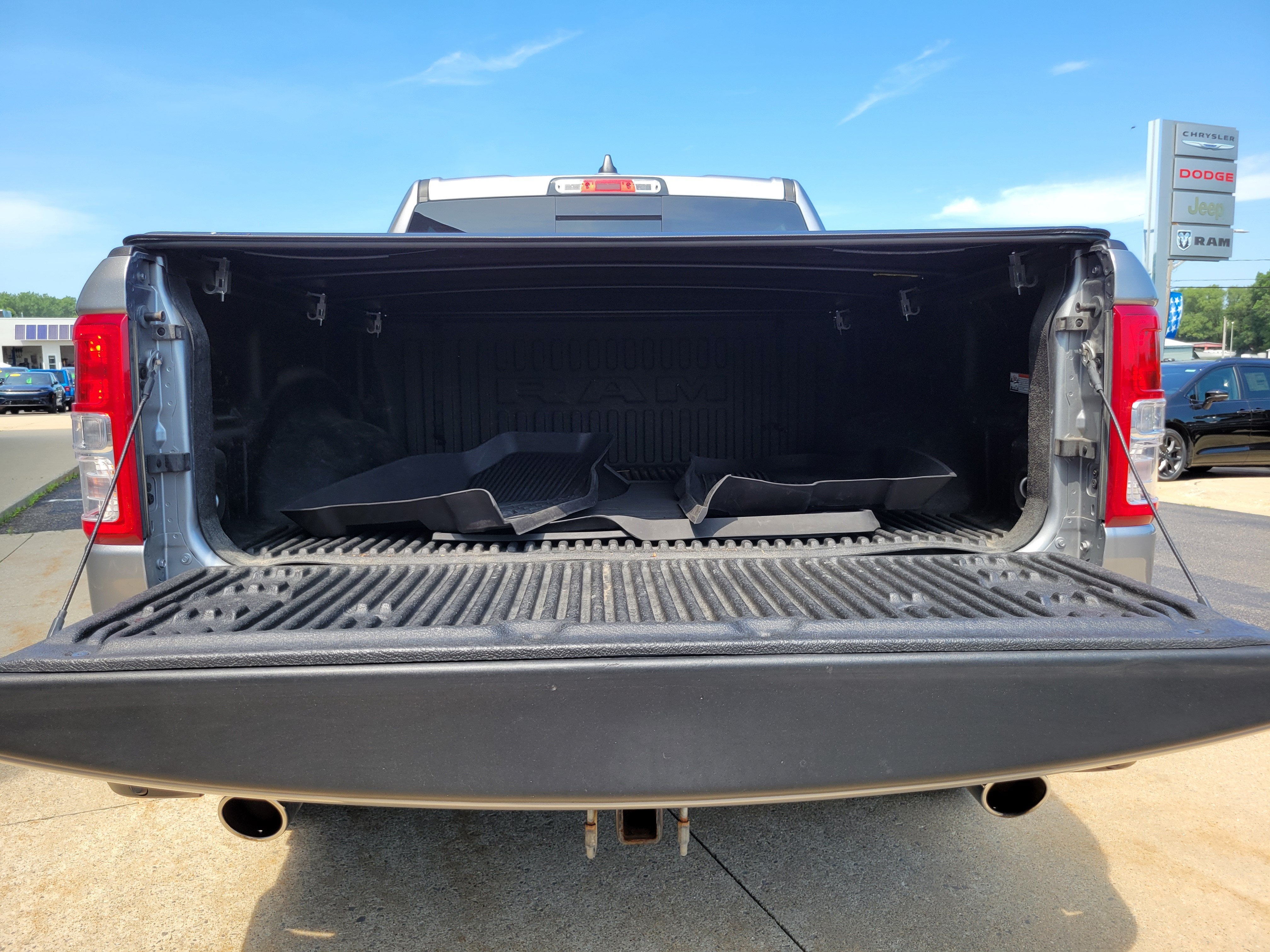 2021 RAM 1500 Big Horn Crew Cab 4x4 5'7' Box