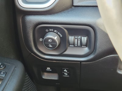 2019 RAM 1500 Big Horn/Lone Star Crew Cab 4x4 5'7' Box
