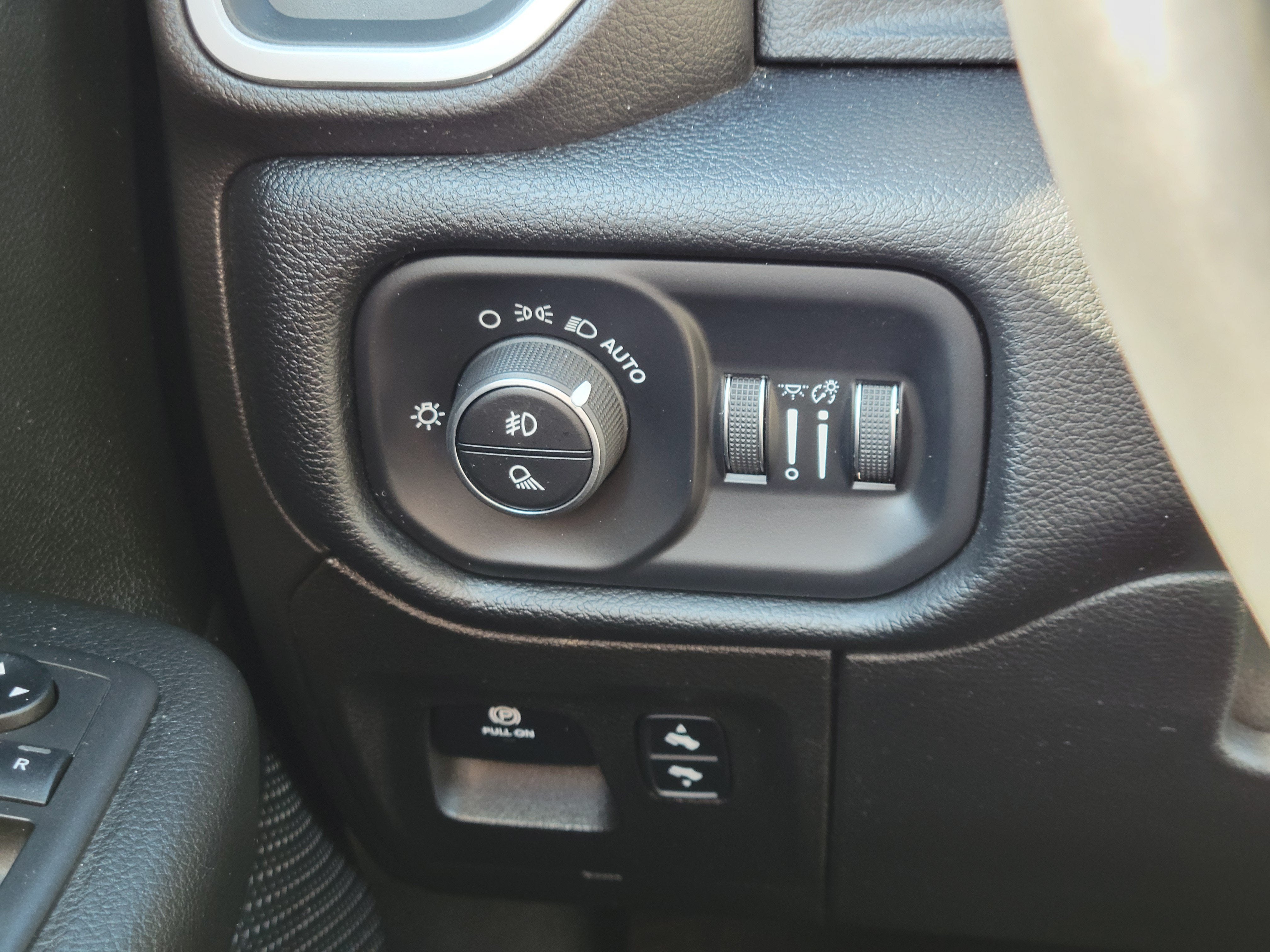 2019 RAM 1500 Big Horn/Lone Star Crew Cab 4x4 5'7' Box