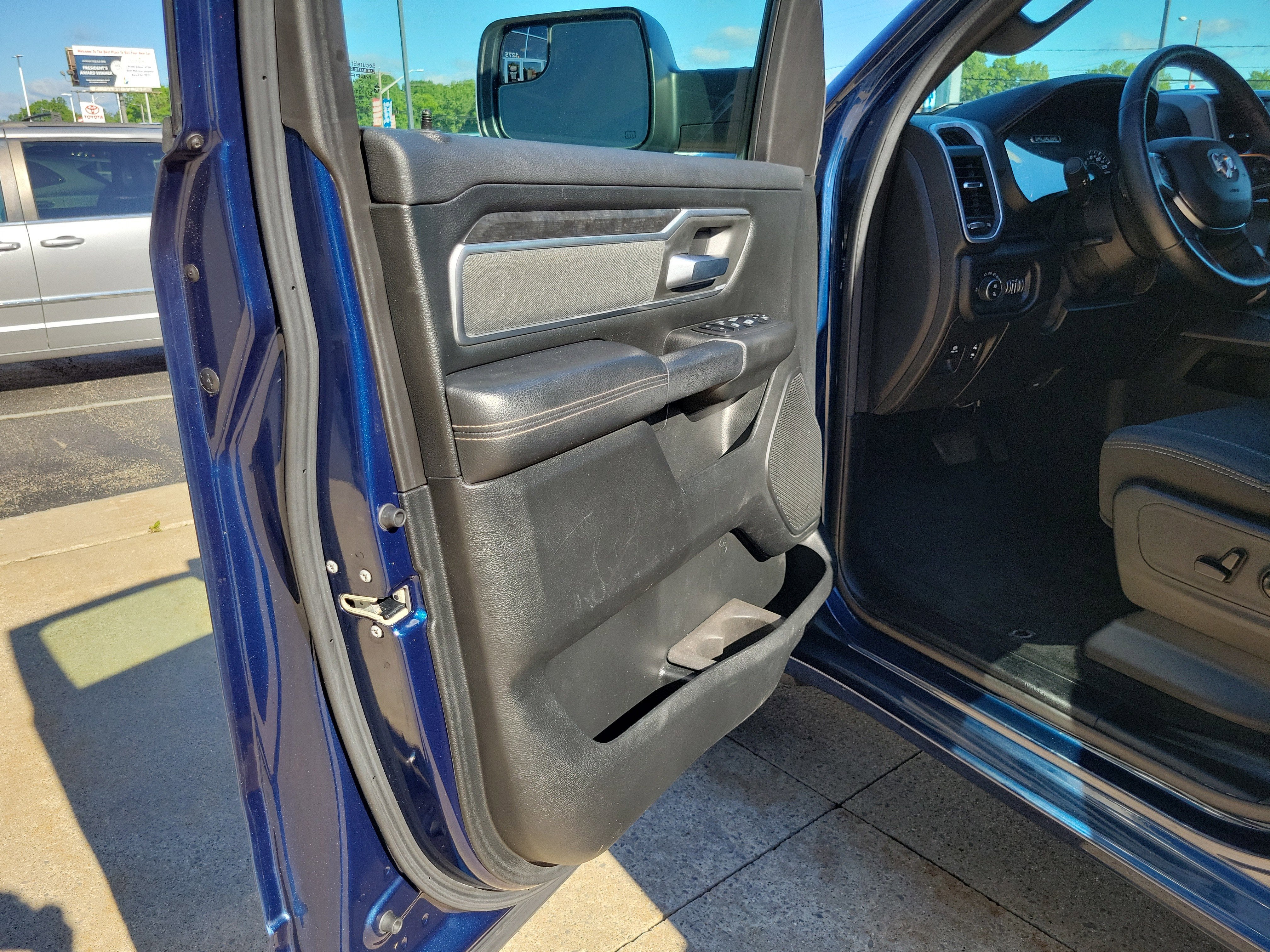 2019 RAM 1500 Big Horn/Lone Star Crew Cab 4x4 5'7' Box