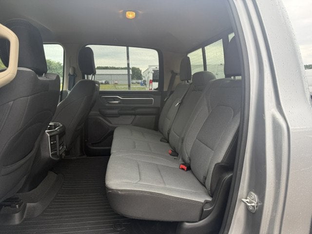 2020 RAM 1500 Big Horn Crew Cab 4x4 5'7' Box