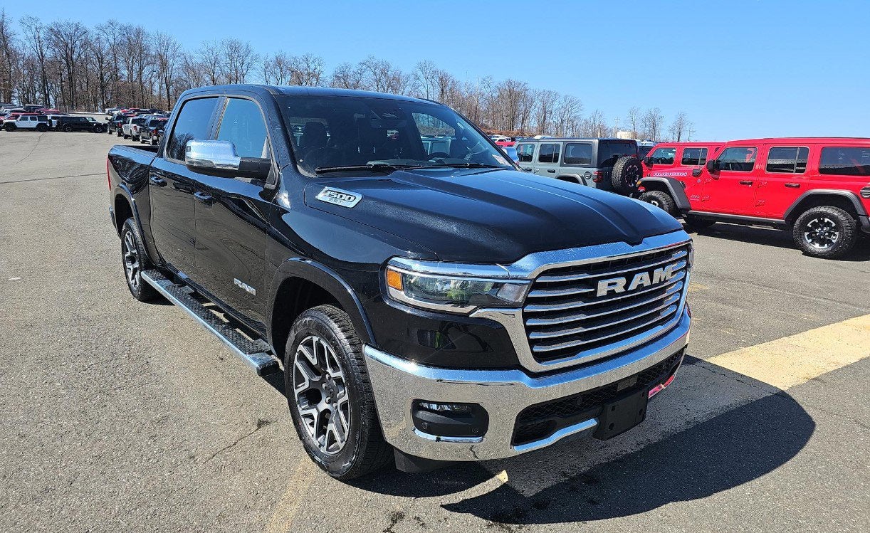 2025 RAM 1500 Laramie Crew Cab 4x4 5'7' Box