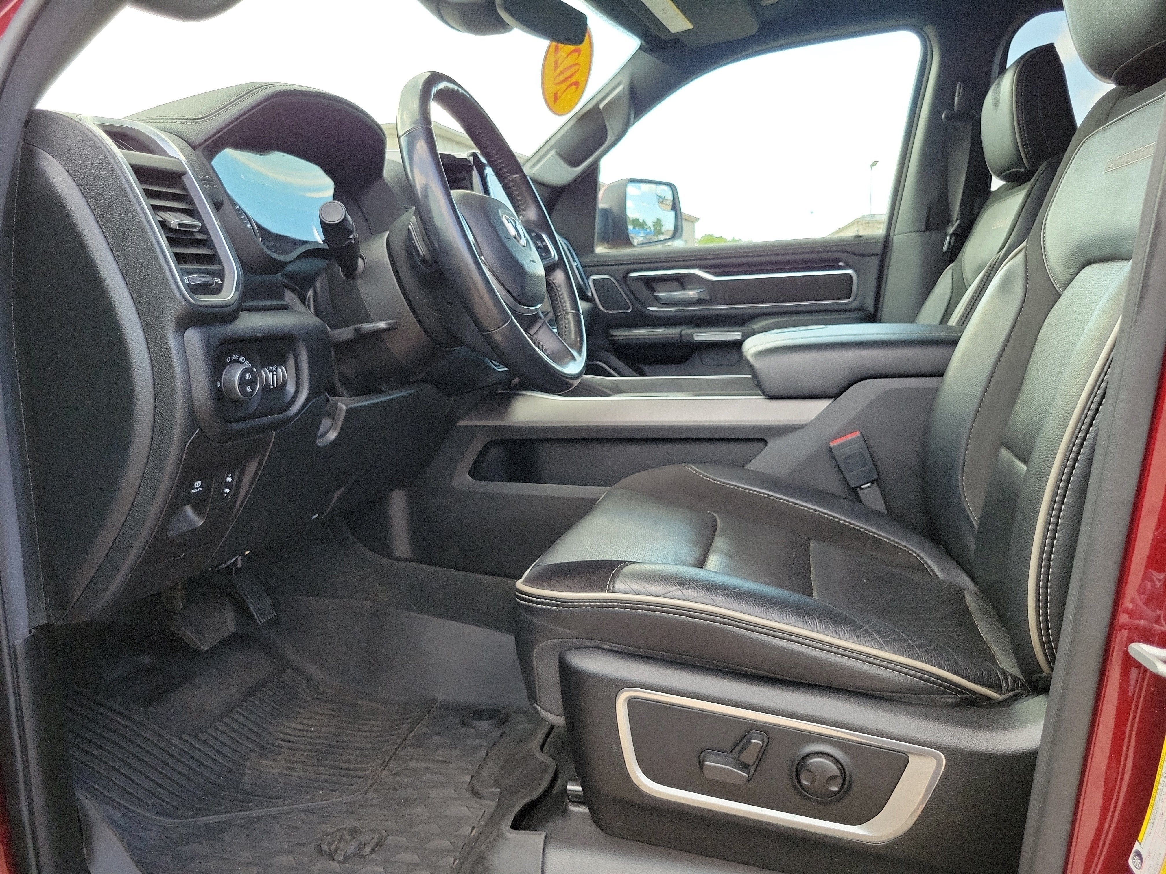 2022 RAM 1500 Laramie Crew Cab 4x4 5'7' Box