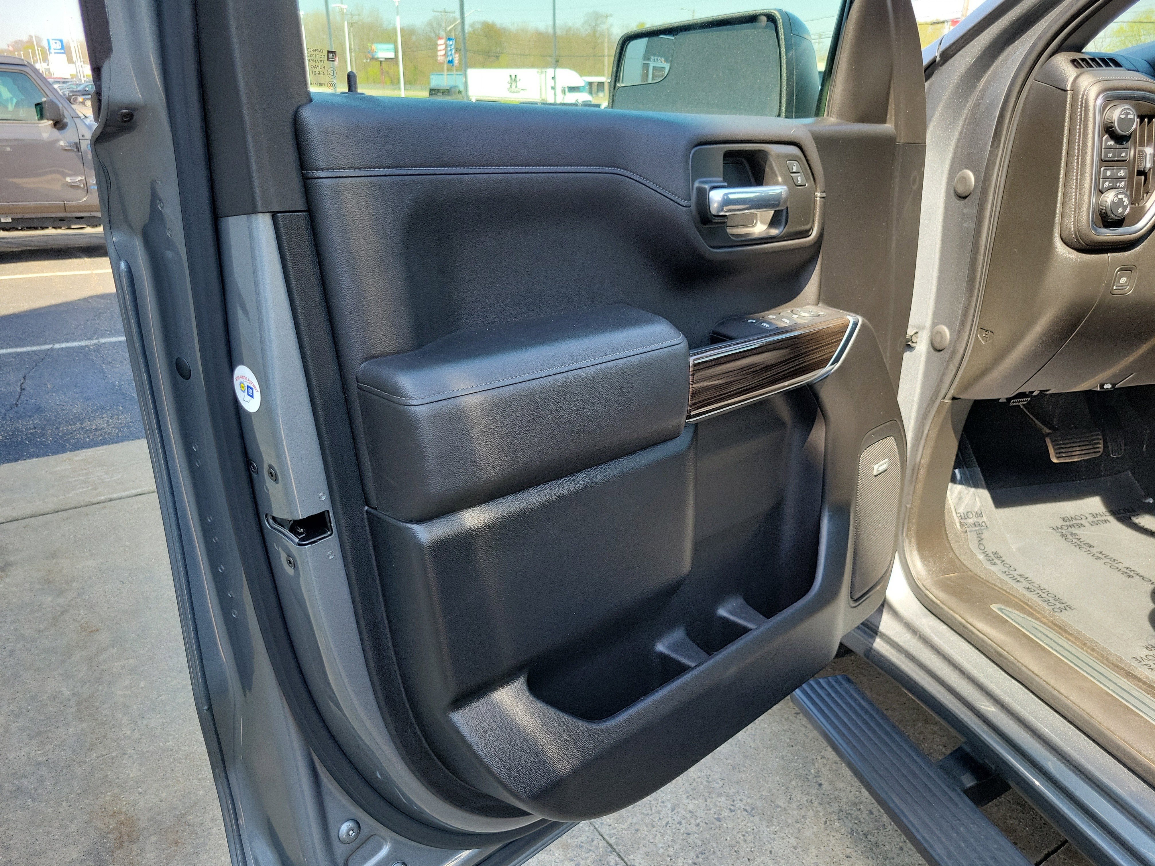 2021 Chevrolet Silverado 1500 4WD Crew Cab Short Bed RST