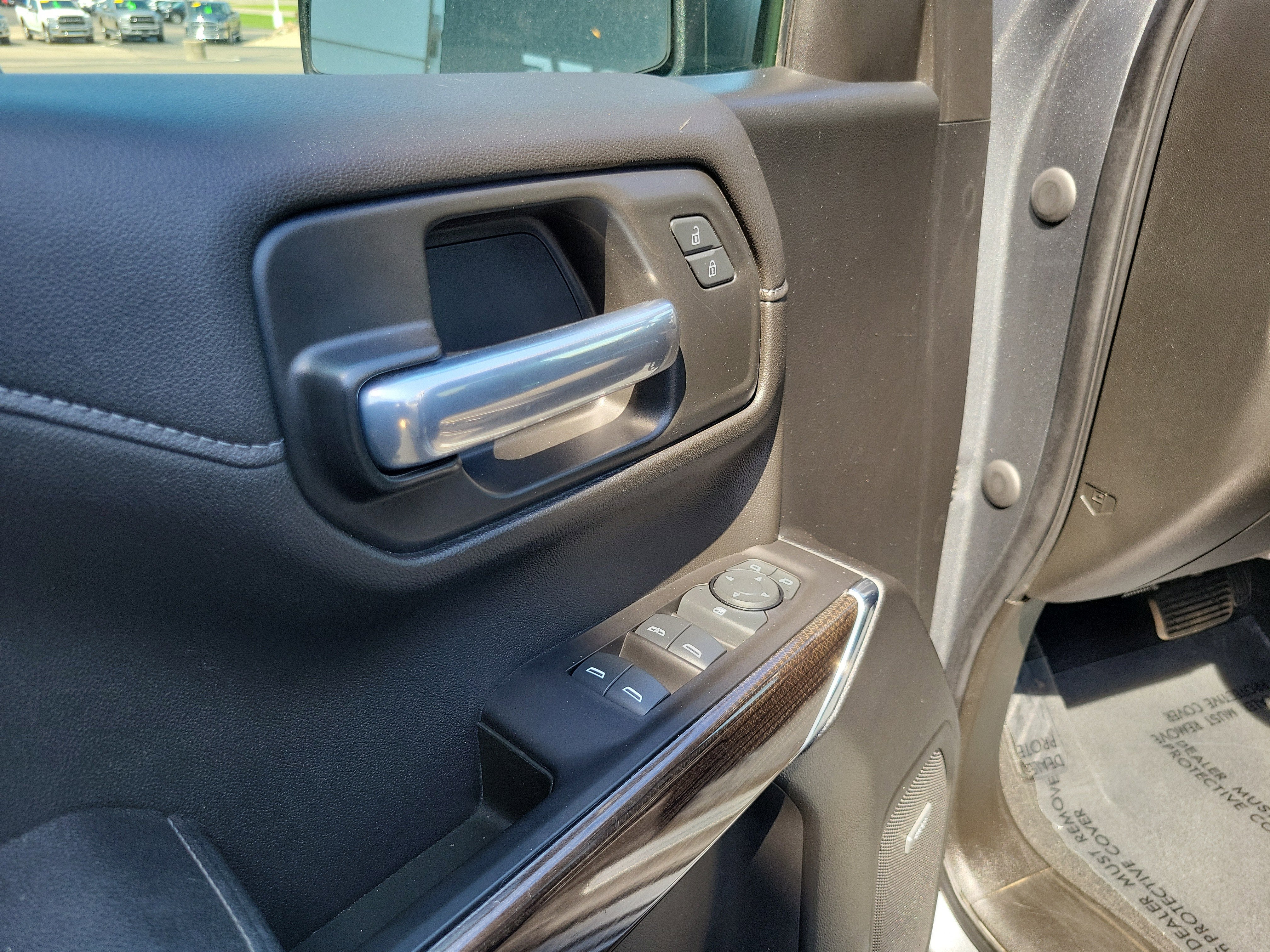 2021 Chevrolet Silverado 1500 4WD Crew Cab Short Bed RST