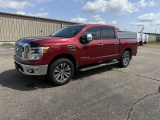 2017 Nissan TITAN SL