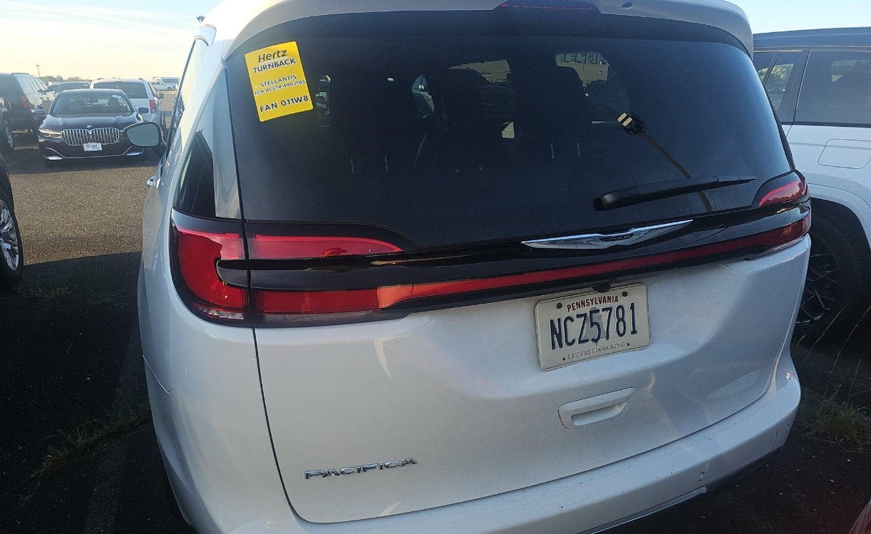 2026 Chrysler Pacifica Select