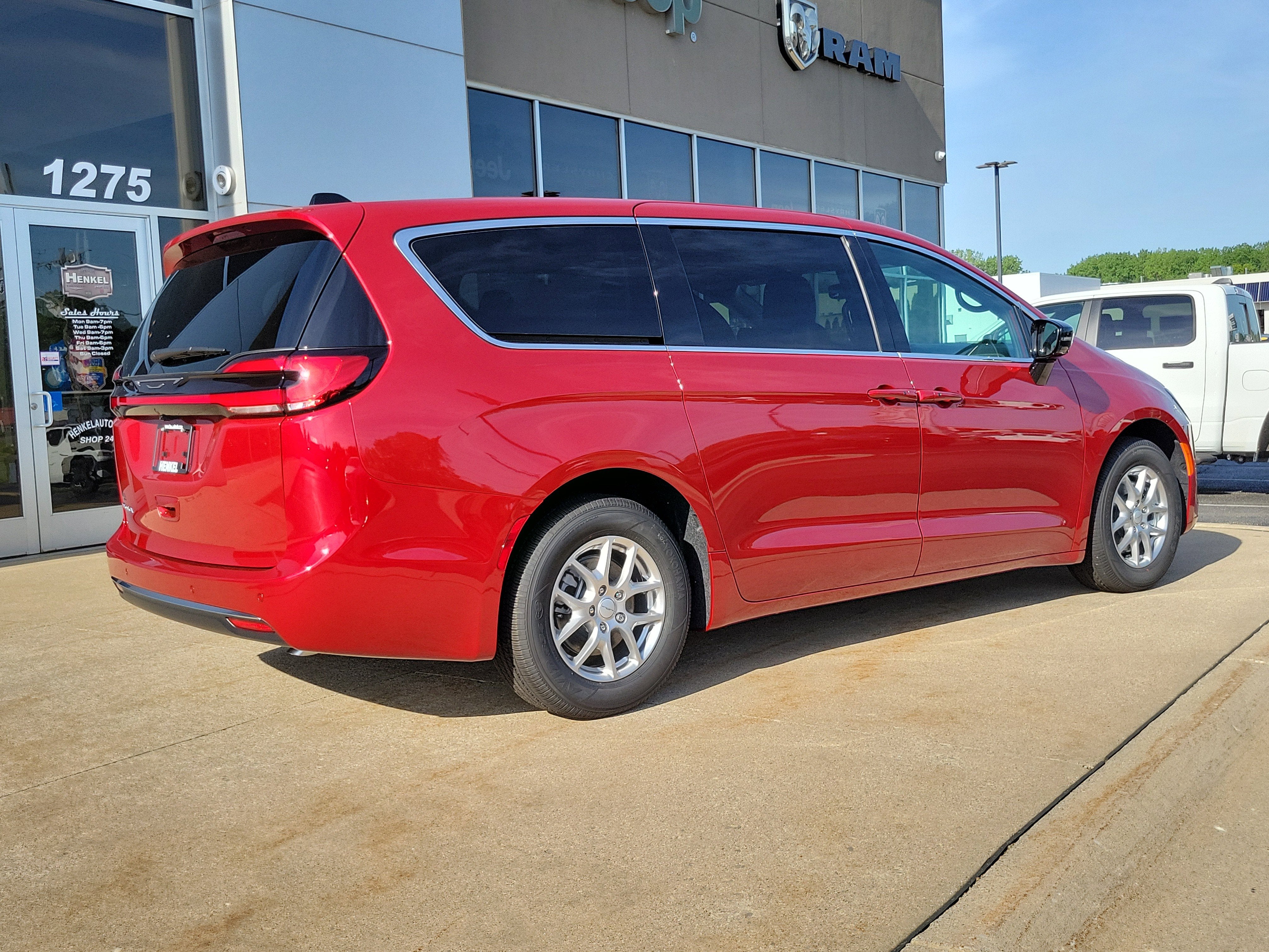 2027 Chrysler Pacifica PACIFICA SELECT