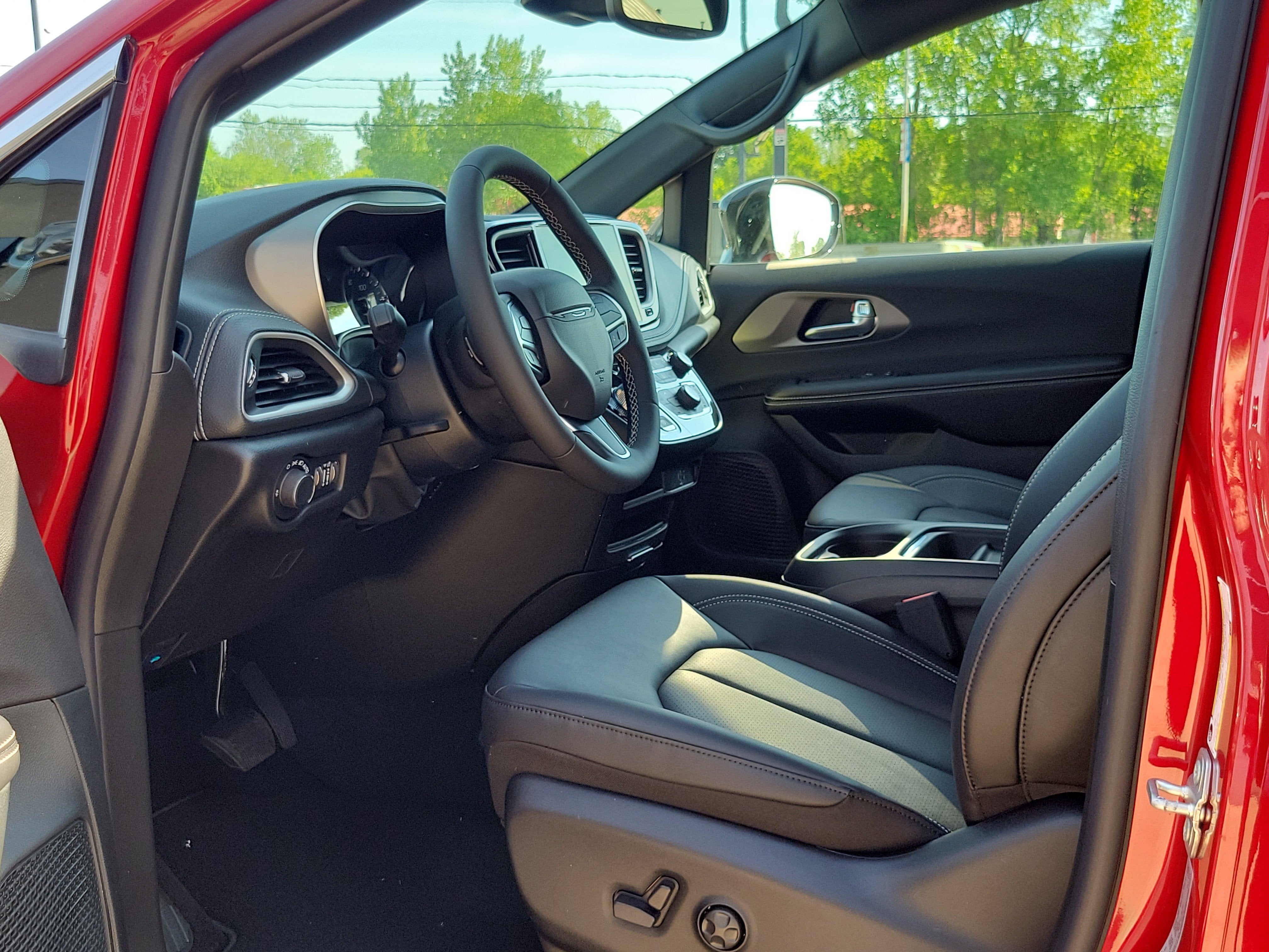 2027 Chrysler Pacifica PACIFICA SELECT