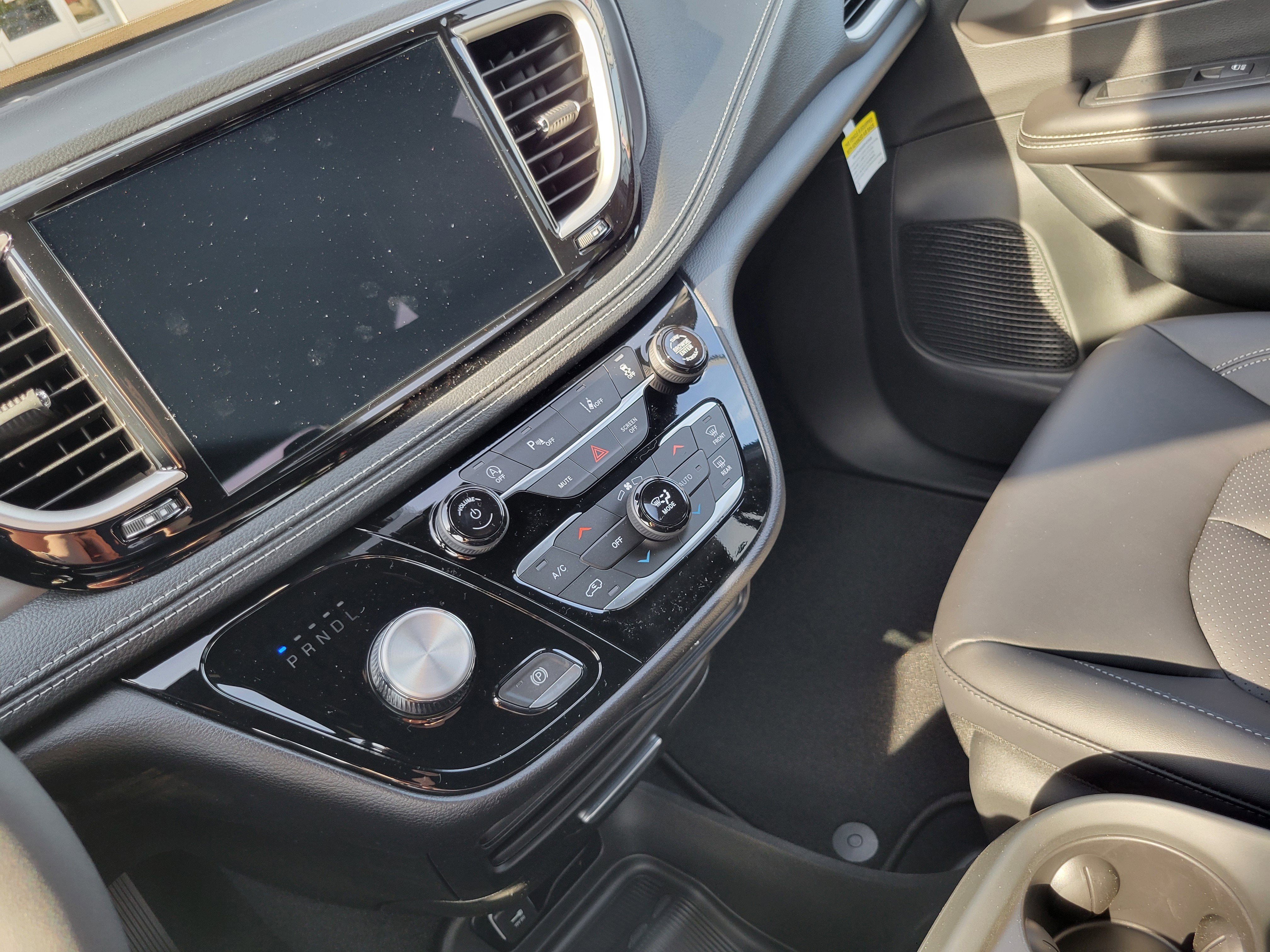 2027 Chrysler Pacifica PACIFICA SELECT