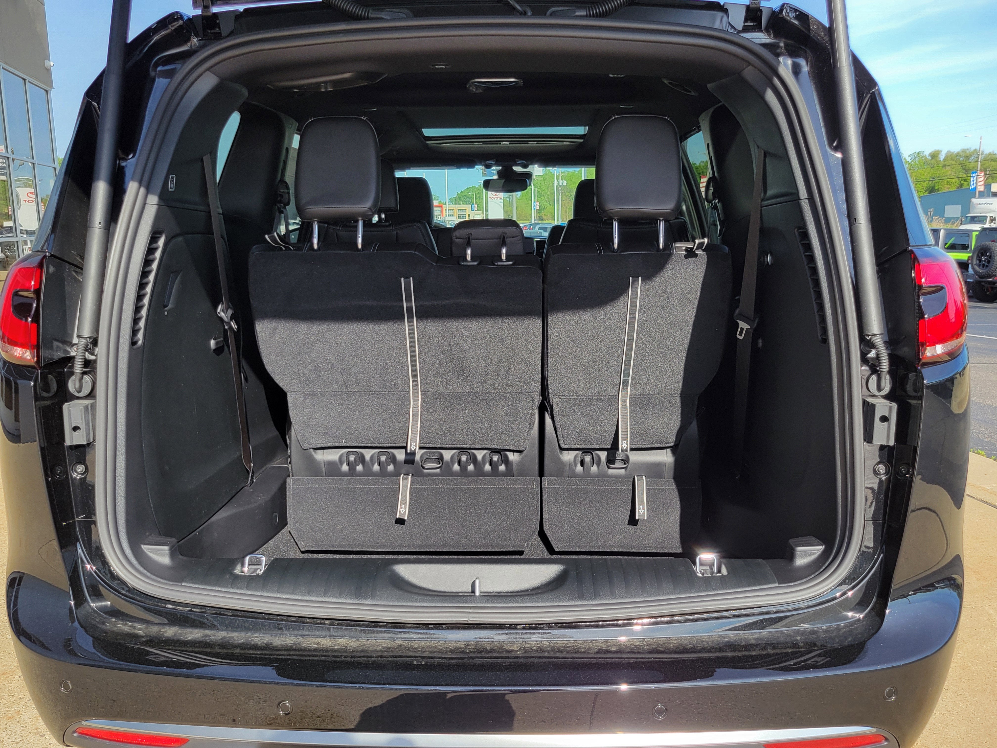 2027 Chrysler Pacifica PACIFICA SELECT
