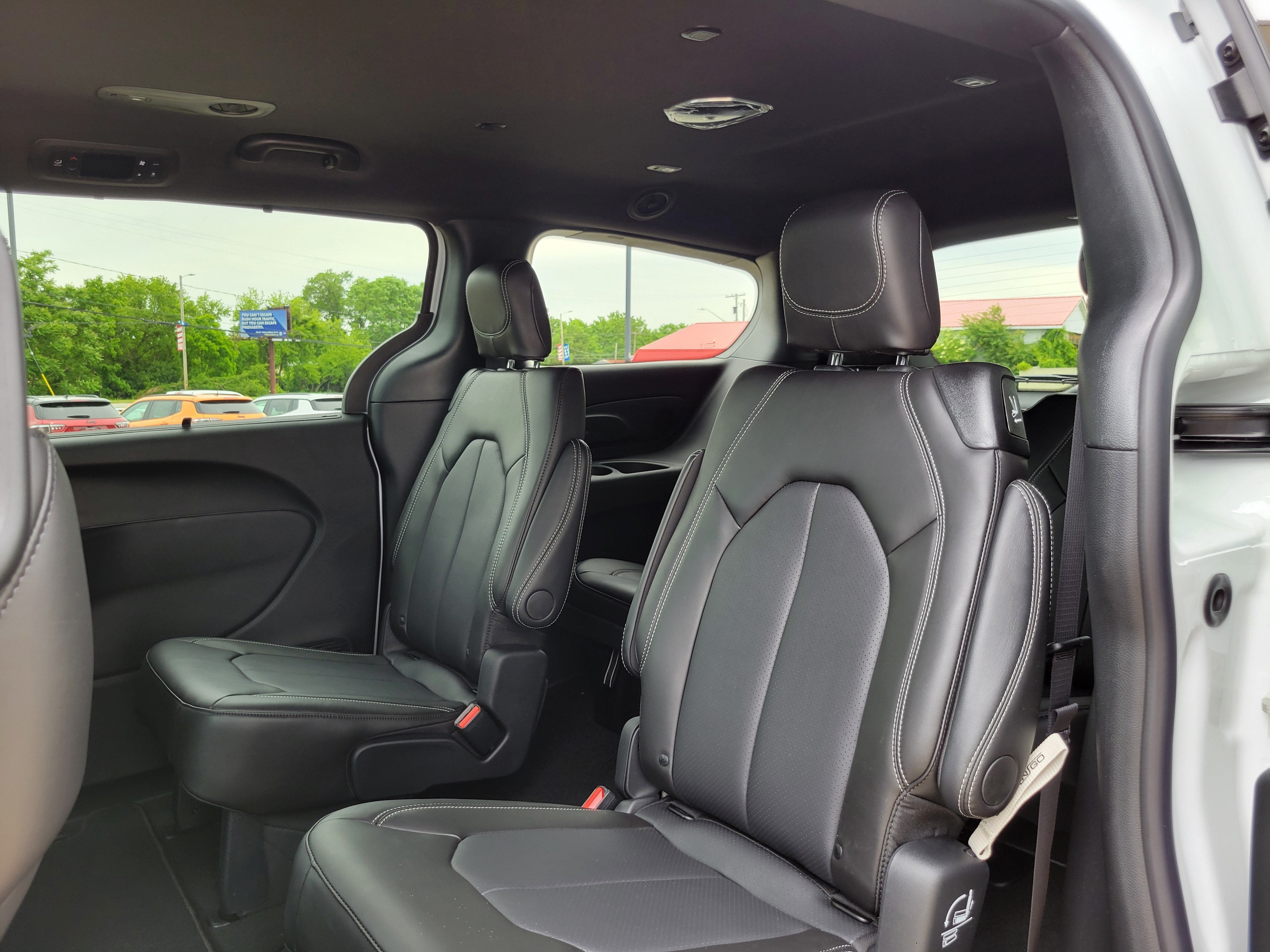 2027 Chrysler Pacifica PACIFICA SELECT