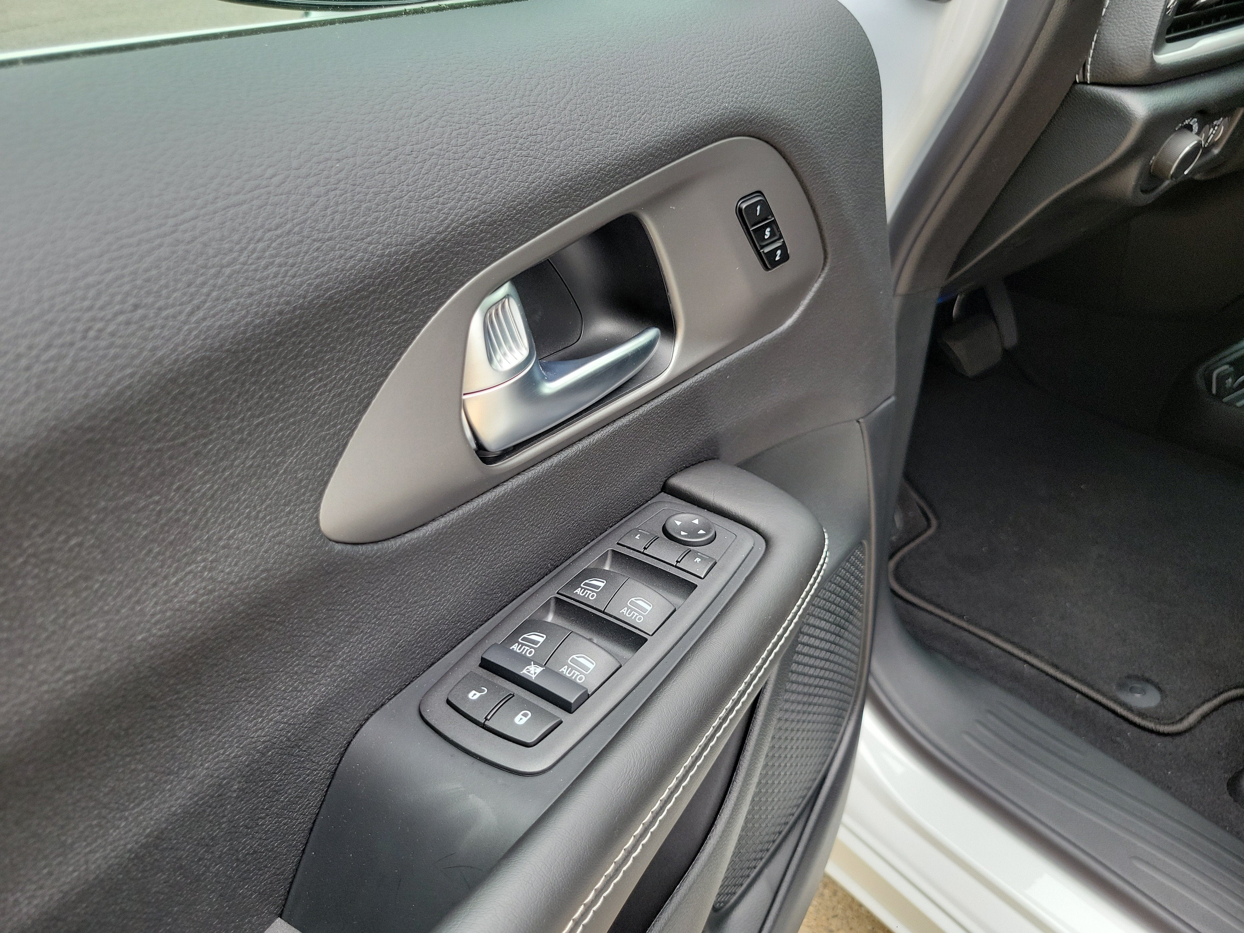 2027 Chrysler Pacifica PACIFICA SELECT