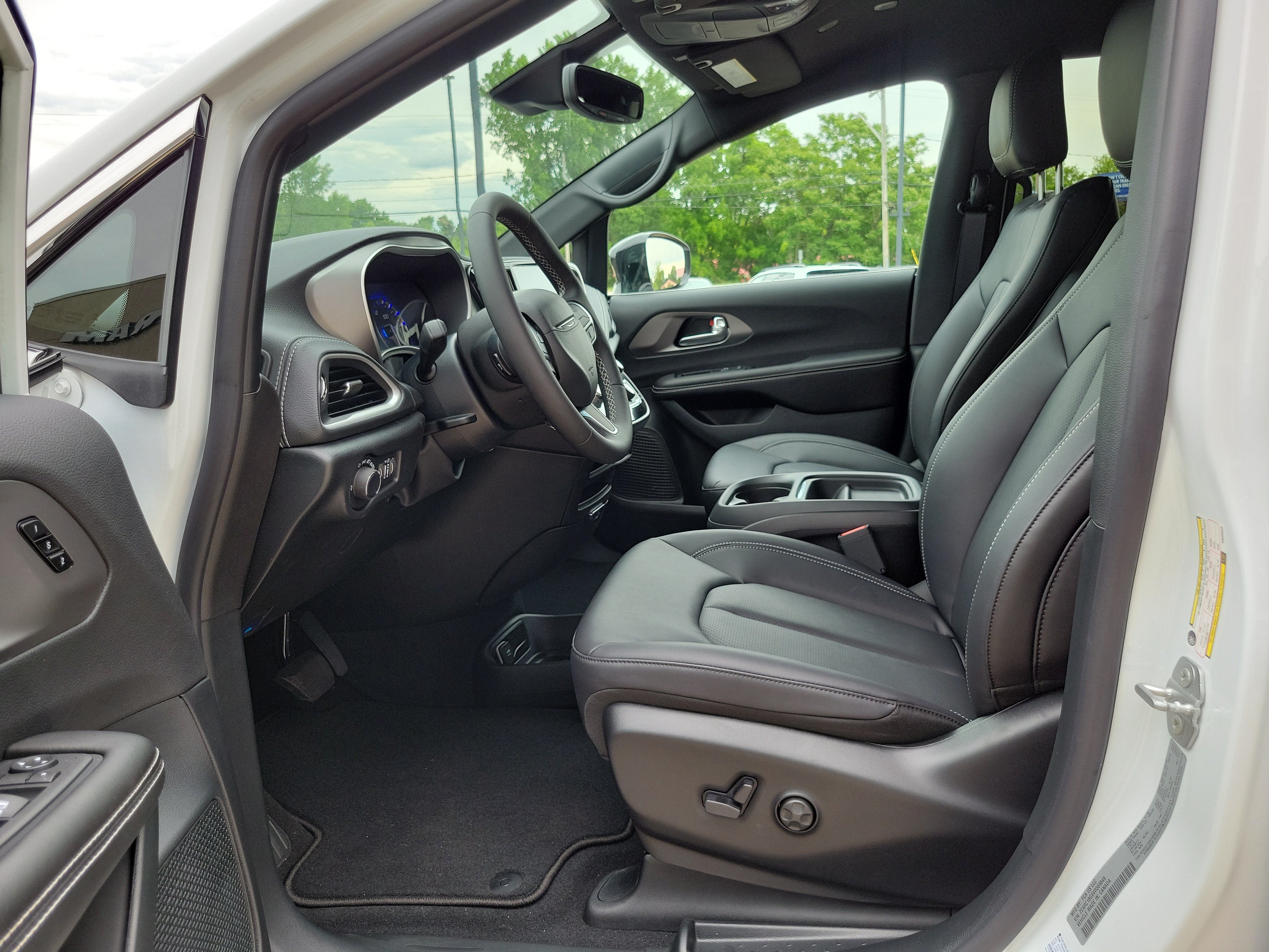 2027 Chrysler Pacifica PACIFICA SELECT