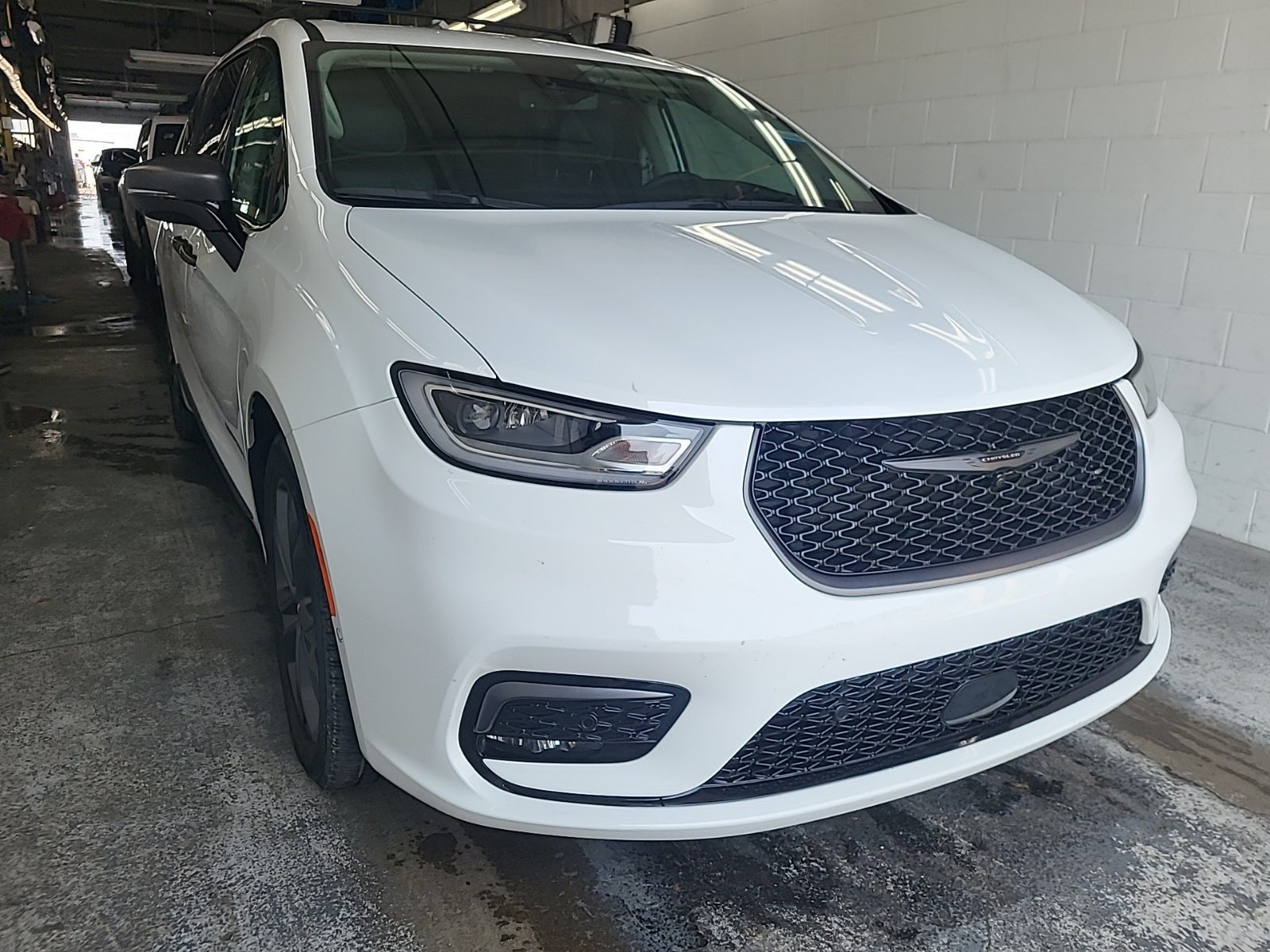 2024 Chrysler Pacifica Touring L