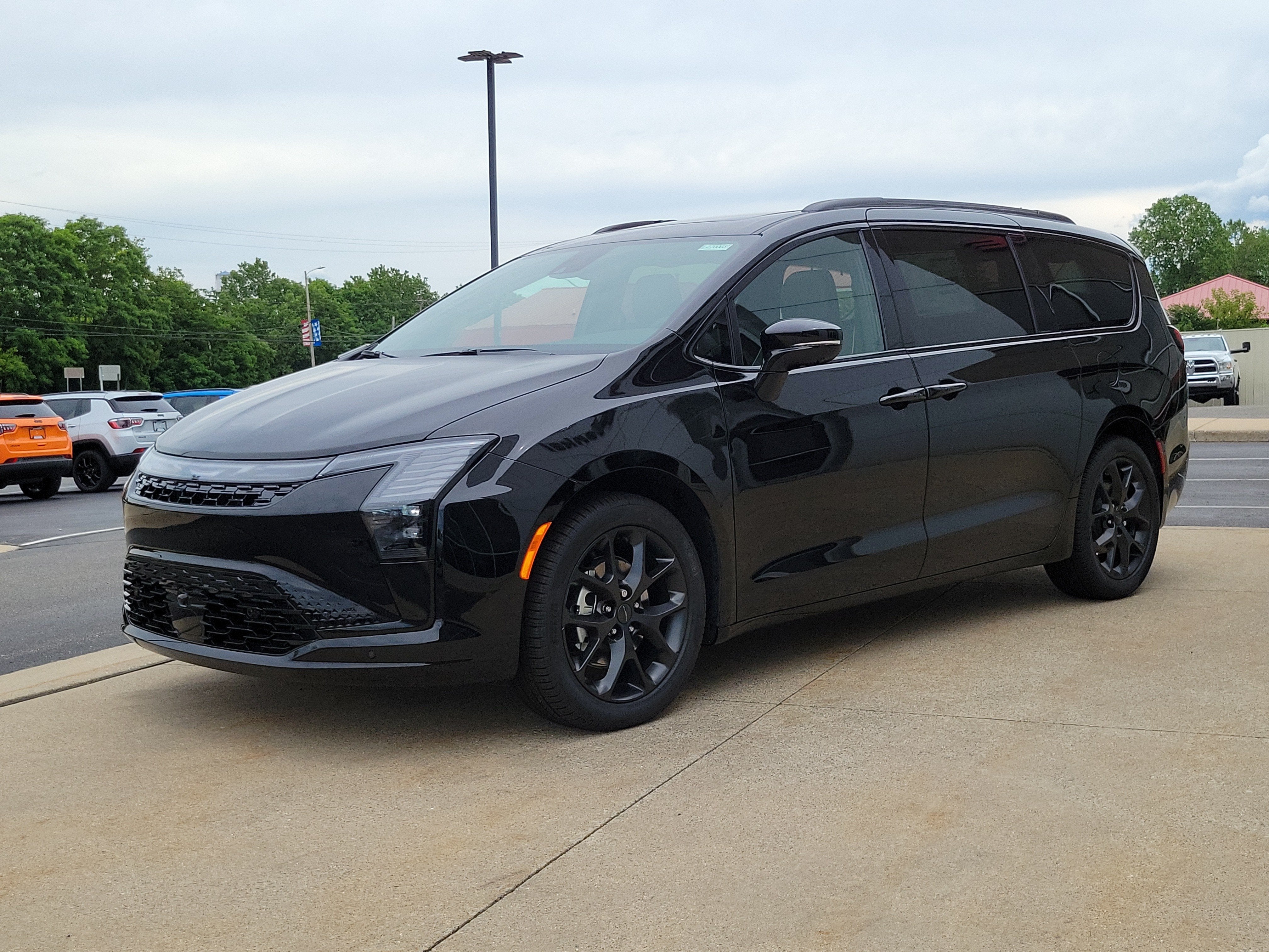 2027 Chrysler Pacifica PACIFICA LIMITED