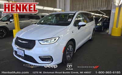 2023 Chrysler Pacifica Hybrid Touring L