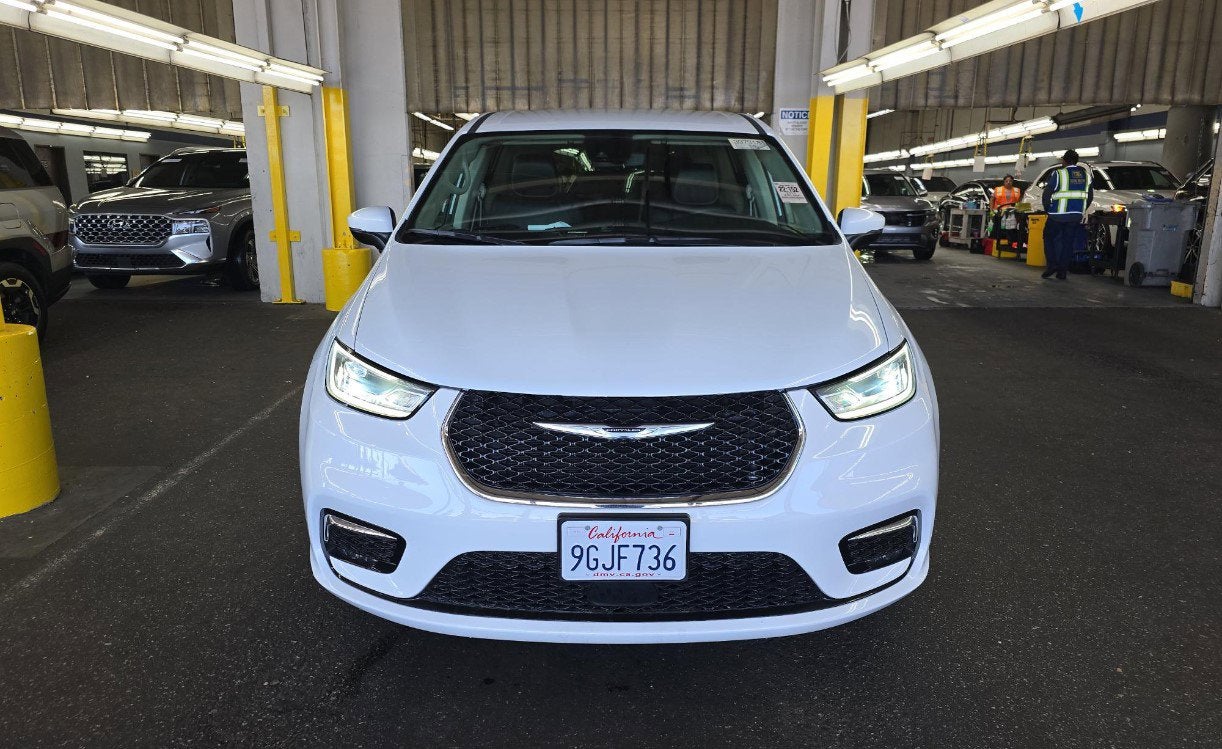 2023 Chrysler Pacifica Hybrid Touring L