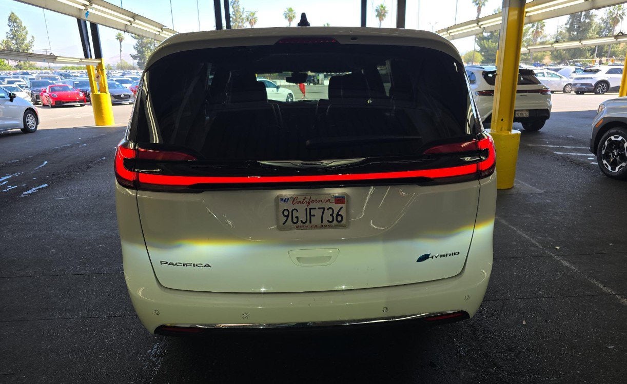 2023 Chrysler Pacifica Hybrid Touring L