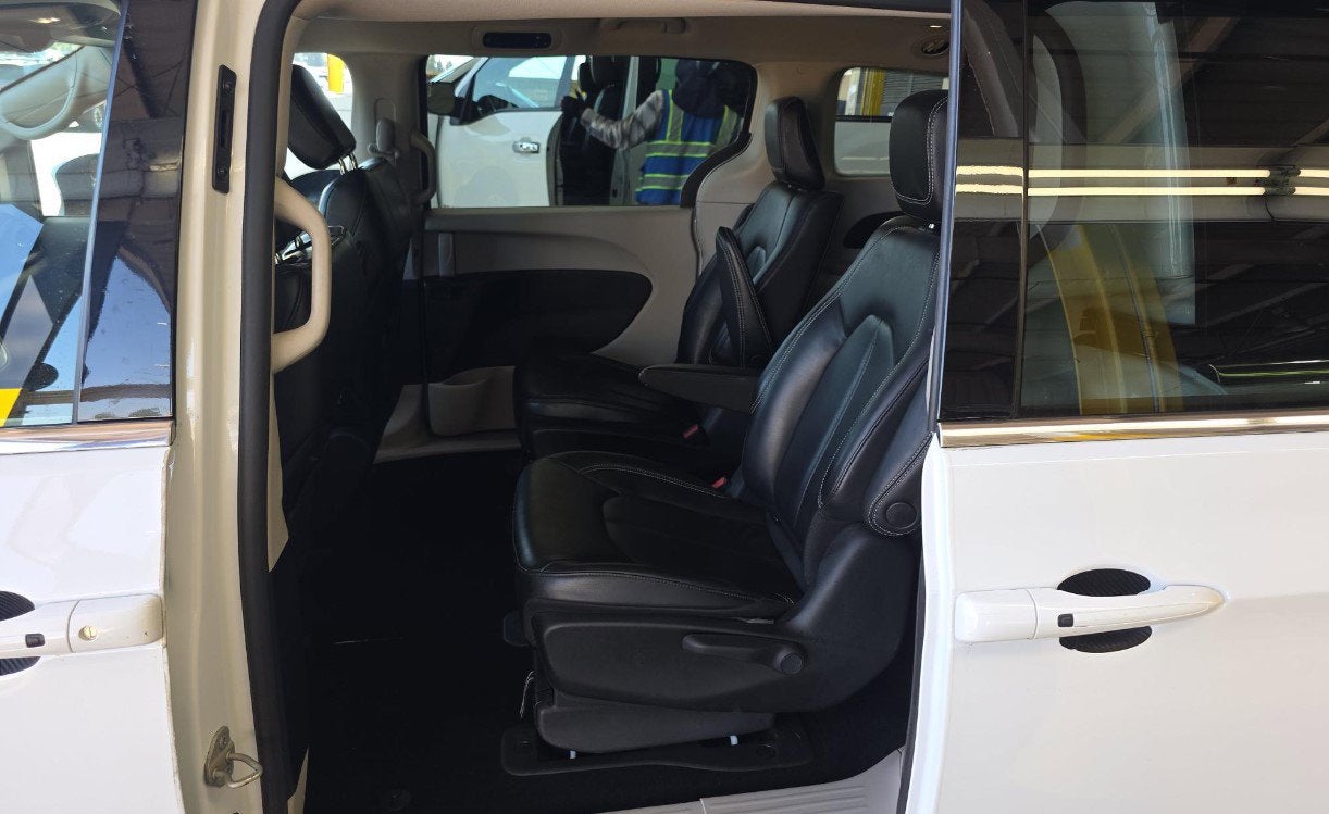 2023 Chrysler Pacifica Hybrid Touring L