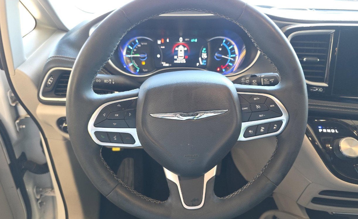 2023 Chrysler Pacifica Hybrid Touring L