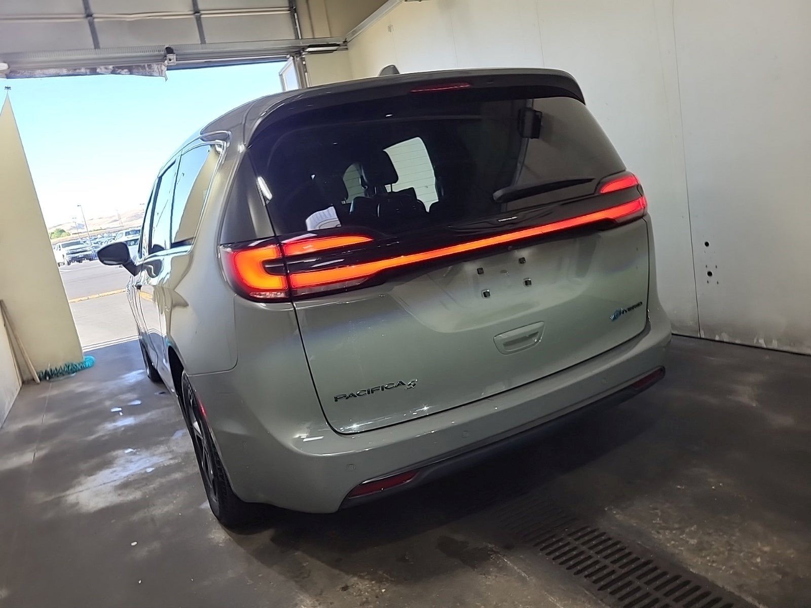 2022 Chrysler Pacifica Hybrid Touring L