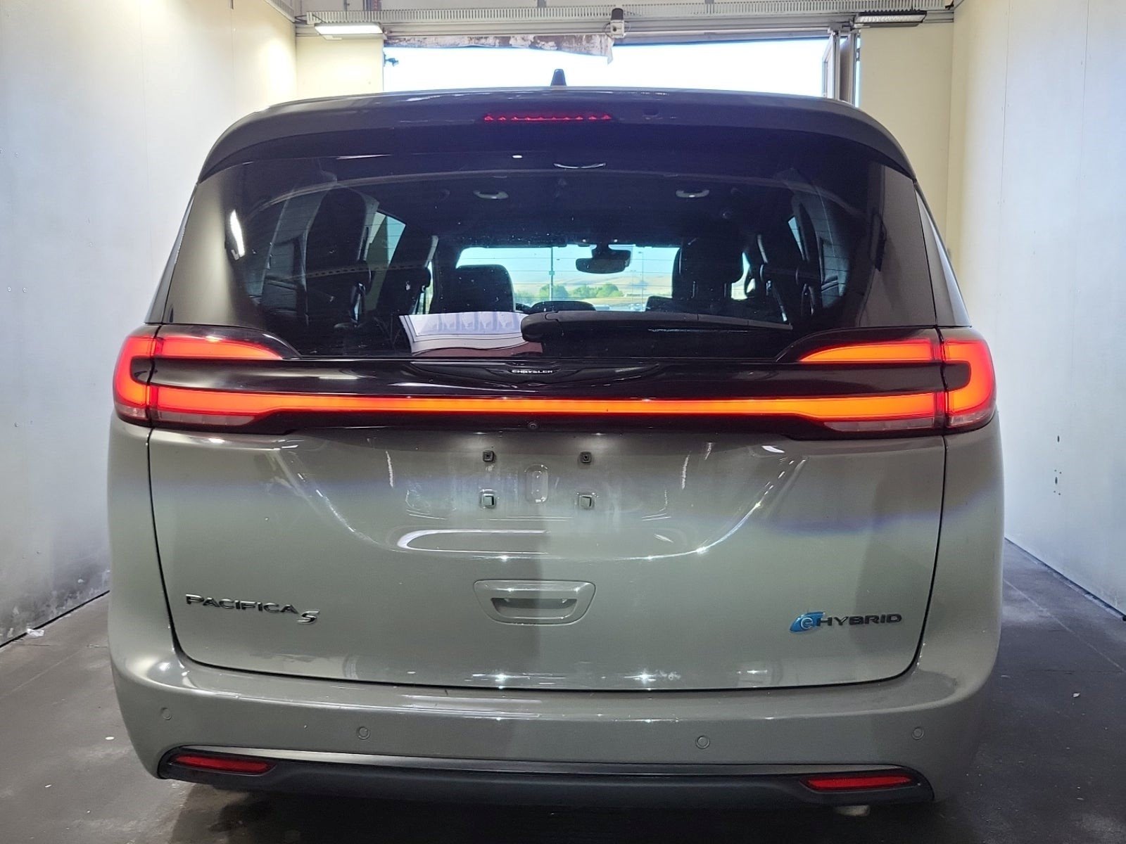 2022 Chrysler Pacifica Hybrid Touring L