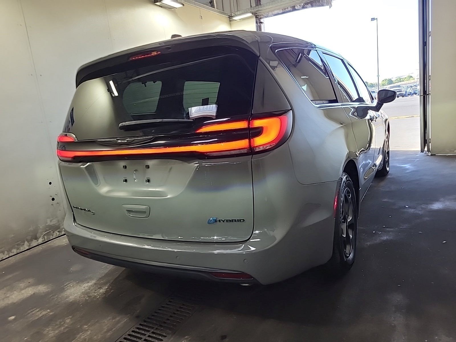 2022 Chrysler Pacifica Hybrid Touring L