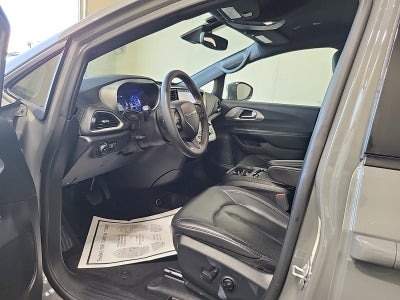 2022 Chrysler Pacifica Hybrid Touring L
