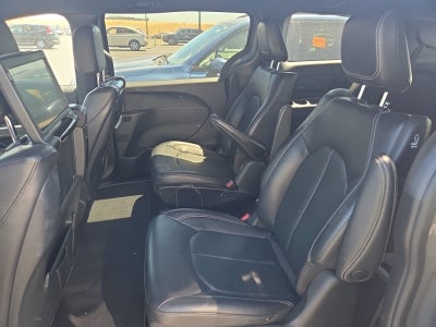 2022 Chrysler Pacifica Hybrid Touring L