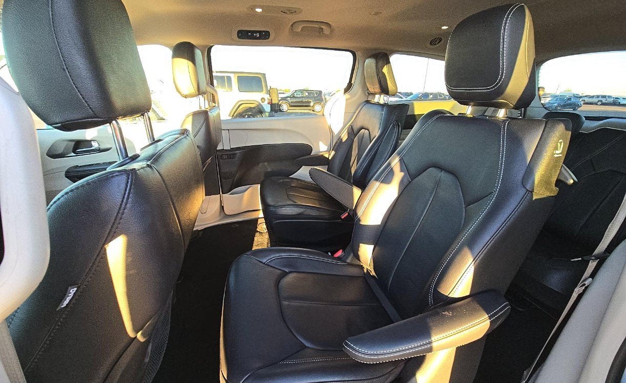 2022 Chrysler Pacifica Hybrid Touring L